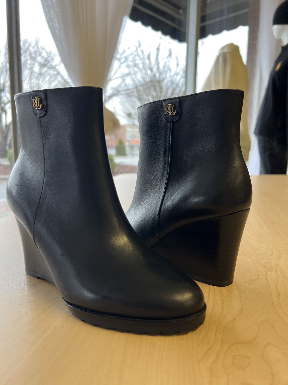 Ralph Lauren Ralph Lauren Wedge Booties Size US 6 / IT 36 - 1 Thumbnail