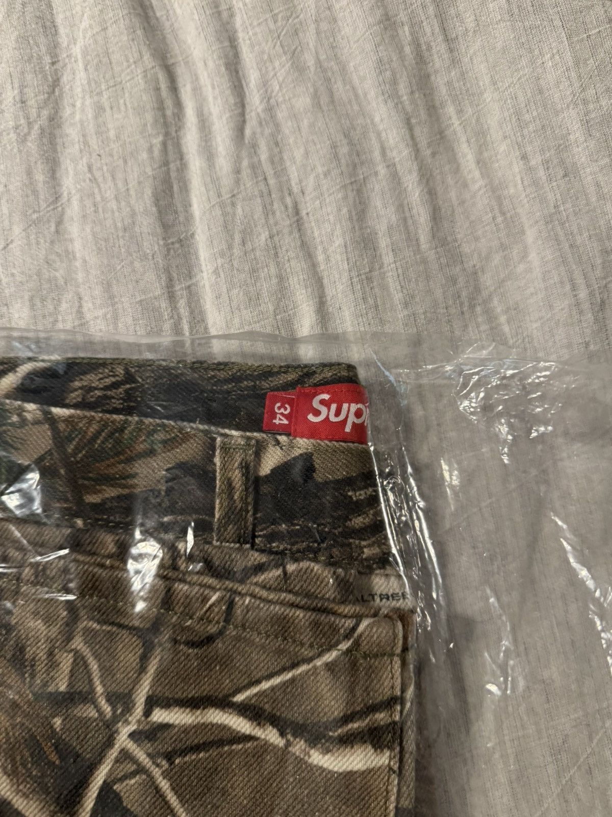 パンツ Supreme Baggy Jean 34 Realtree AP Camo Supreme Baggy Jean Realtree AP Camo Size 34 (FW25) Denim