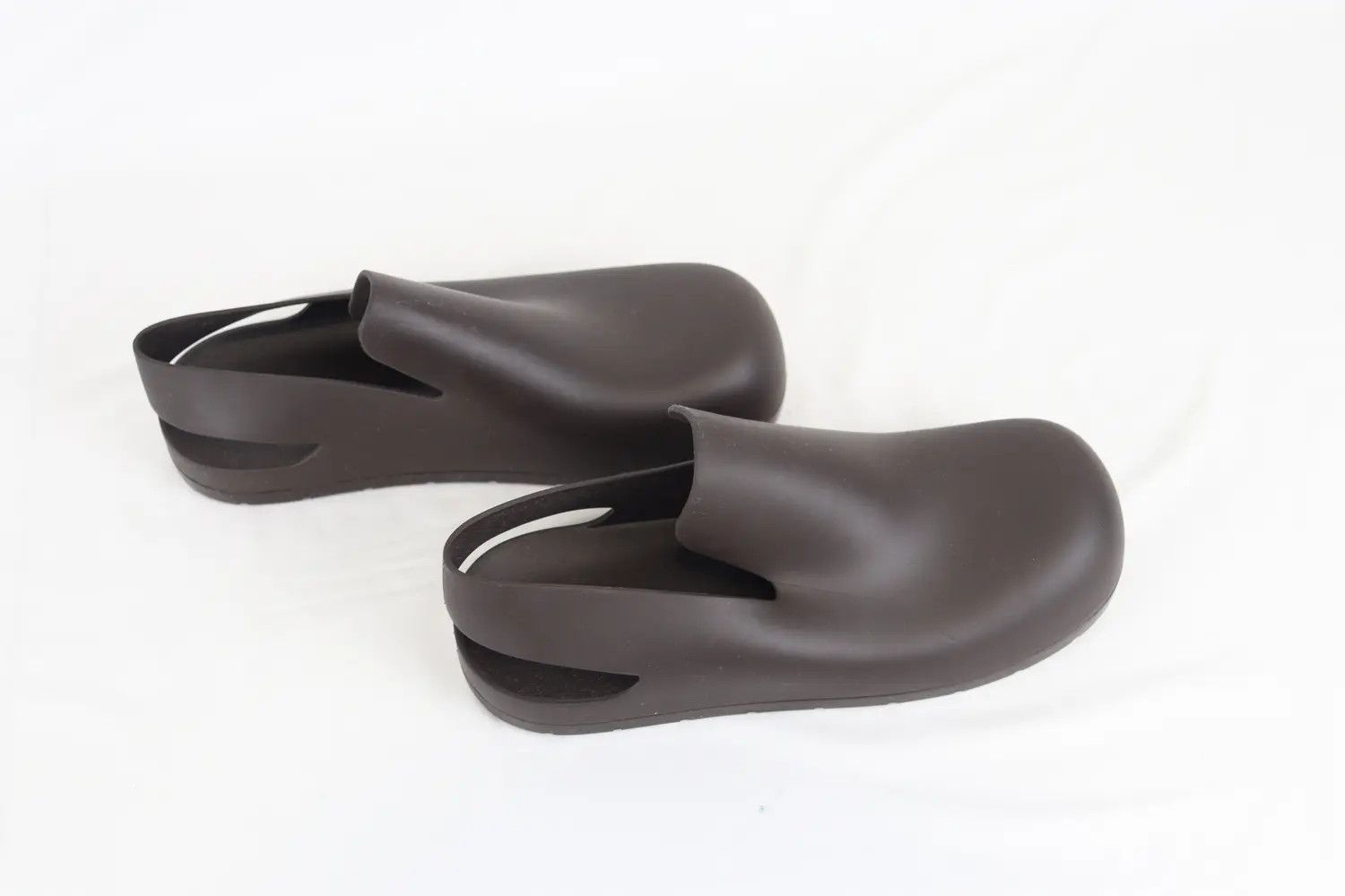 Bottega Veneta o1rshd10524 Puddle Sandal Matt Rubber in Fondant Size US 5.5 / EU 38 - 4 Thumbnail