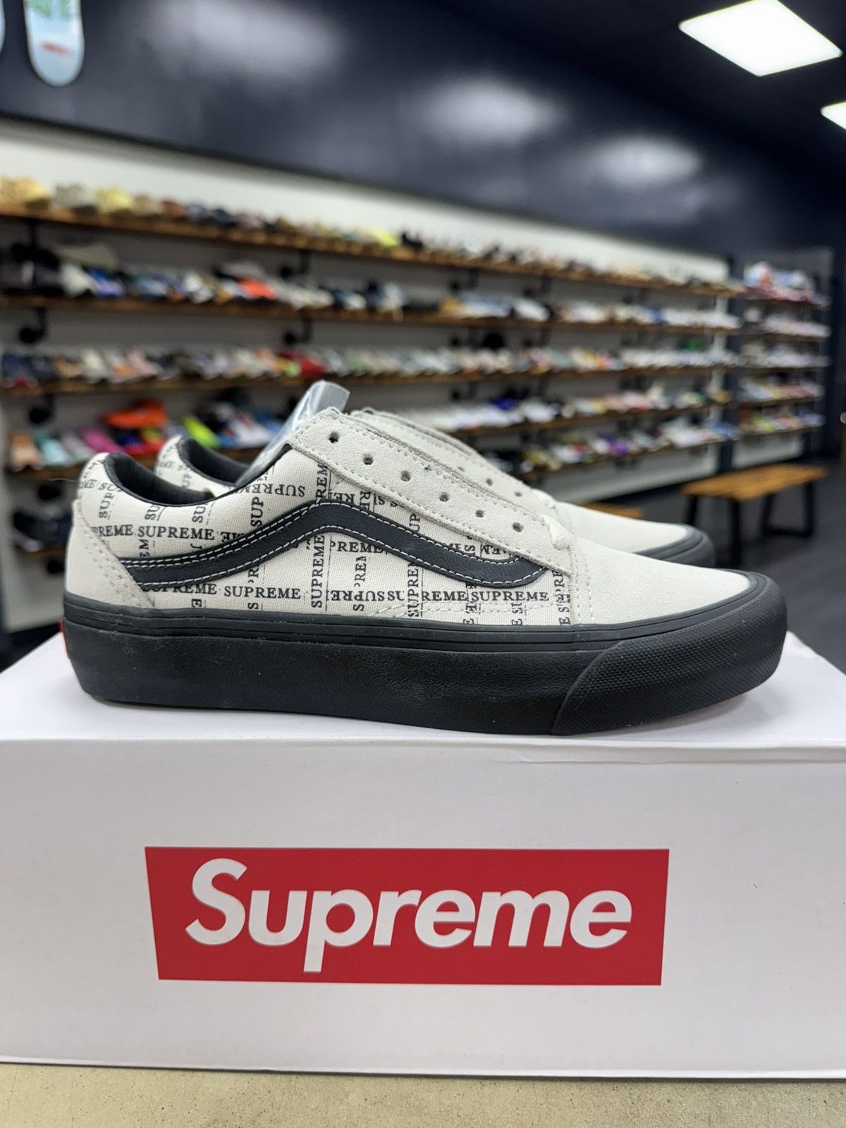 Supreme × Vans Supreme X Vans Grid White (SIZE 4.5M) Size US 5 / EU 37 - 1 Thumbnail