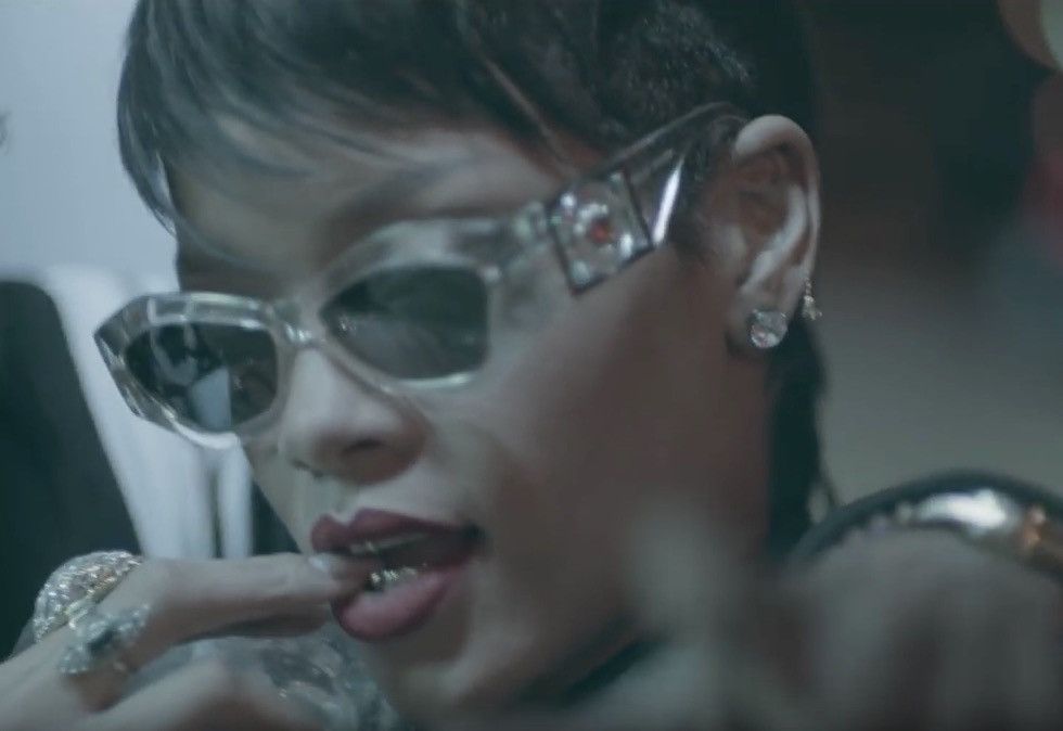 Versace Transparent 90s Versace Sunglasses Rare - Seen on Rihanna Size ONE SIZE - 2 Thumbnail