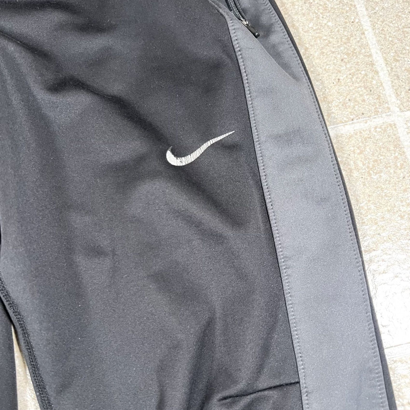 Nike Nike Jogger Pants Men Small Black Reflective Ankle Zip 683142010 Size US 29 - 3 Thumbnail