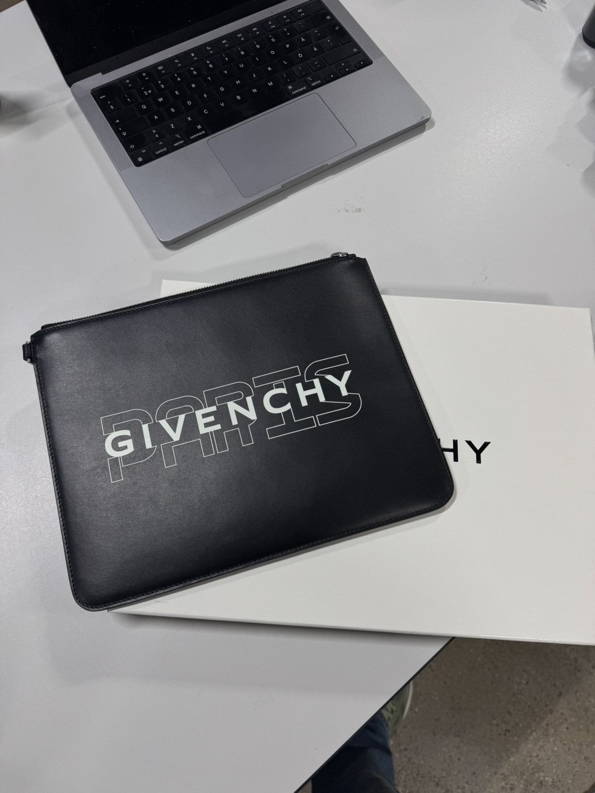 Givenchy Givenchy Leather Pouch Clutch NEW 800$ Size ONE SIZE - 1 Thumbnail