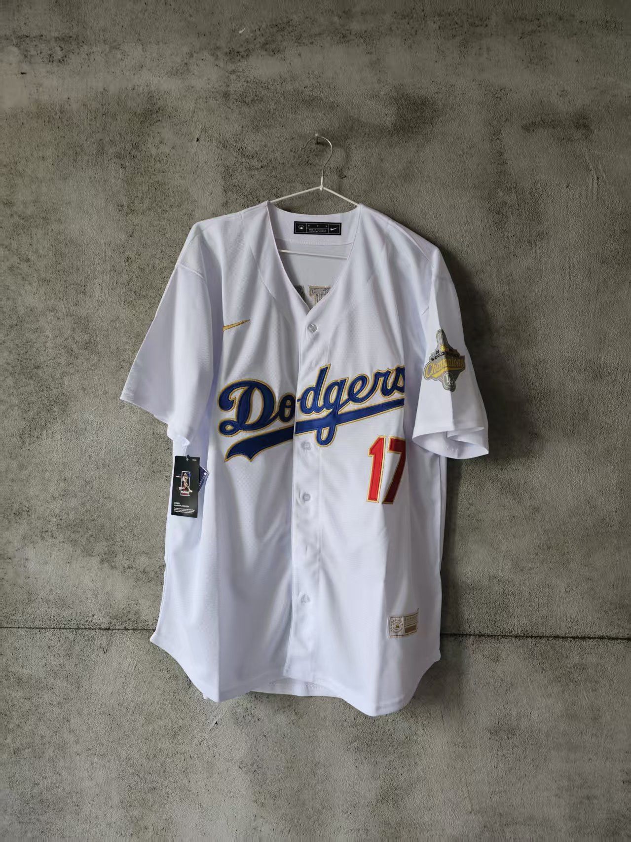 MLB 2026 Los Angeles Dodgers 17 Shohei Ohtani Jersey Size US M / EU 48-50 / 2 - 1 Thumbnail