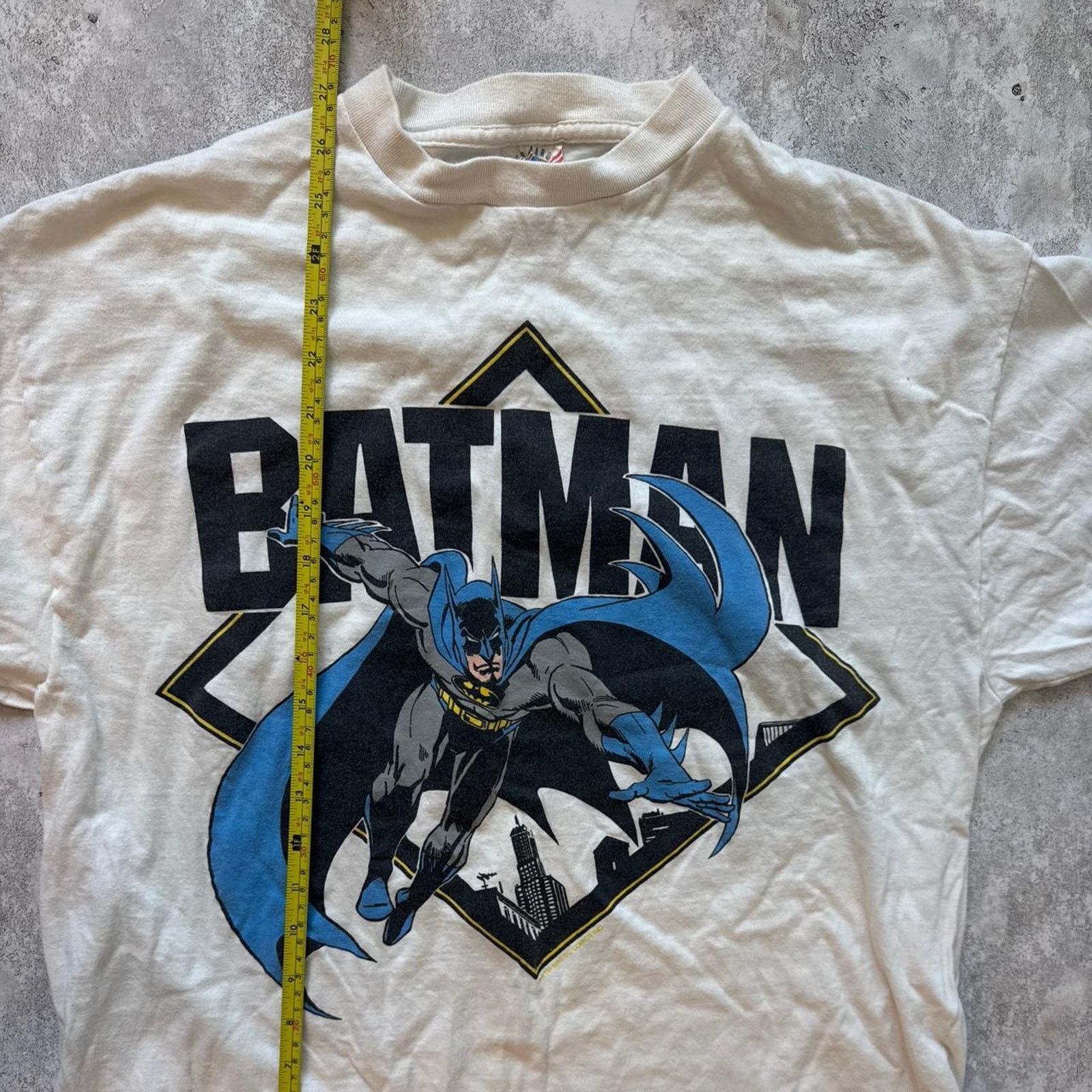 DC Comics Vintage 1988 DC Comics Batman T-Shirt – Size Large Size US L / EU 52-54 / 3 - 7 Thumbnail
