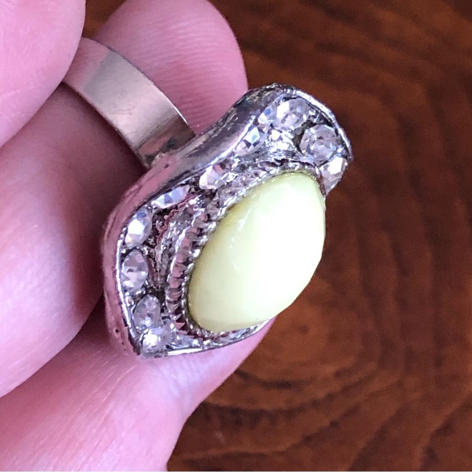 Vintage Vintage light lemon halo stone ring Size ONE SIZE - 5 Thumbnail