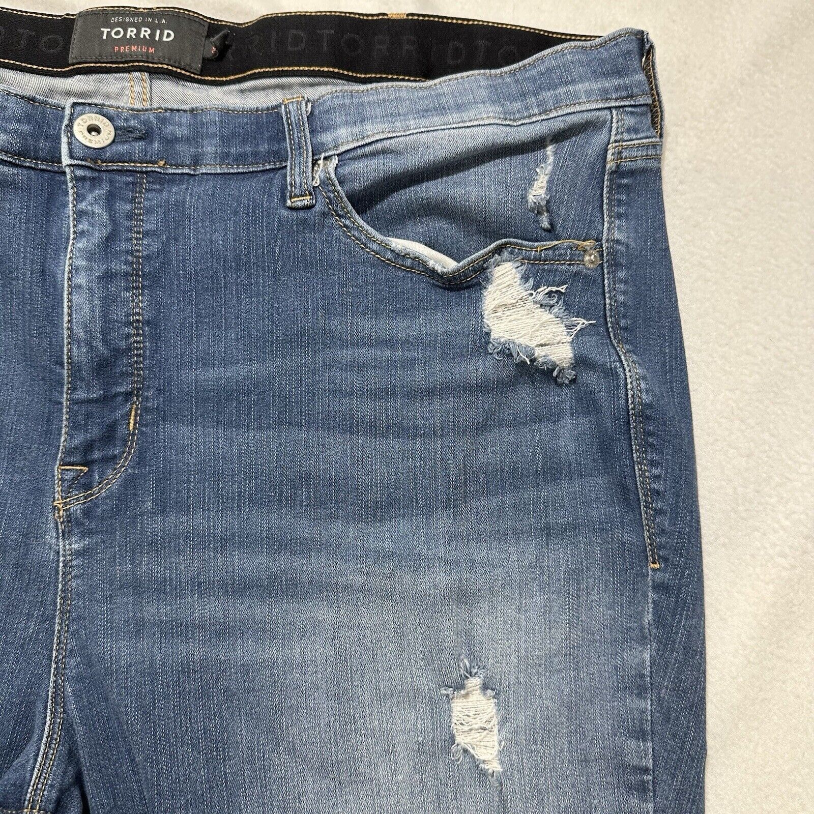 Other Torrid 26R Sky High Skinny Jeans Ripped Distressed Blue Size 42" / US 20 - 3 Thumbnail
