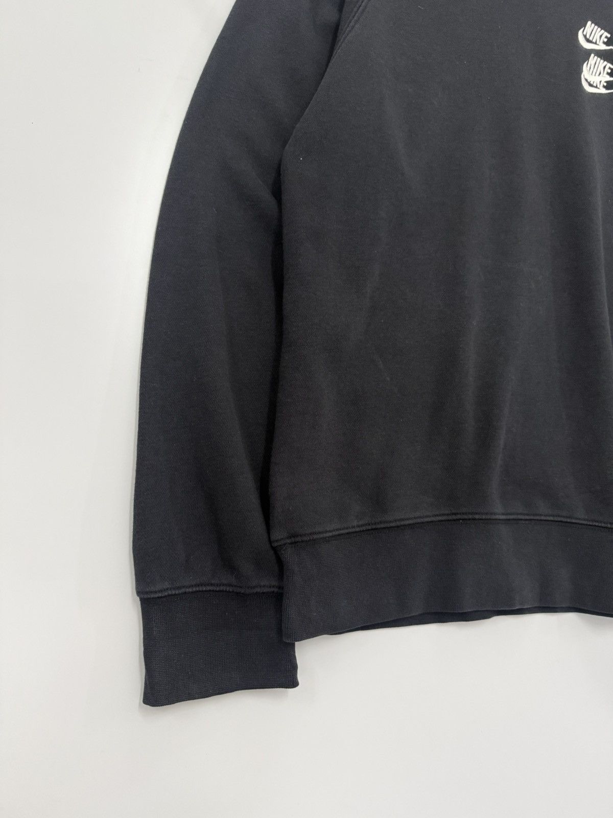 Nike 🔥 NIKEWORLD TOUR CREWNECK SWEATSHIRT - L Size US M / EU 48-50 / 2 - 6 Thumbnail