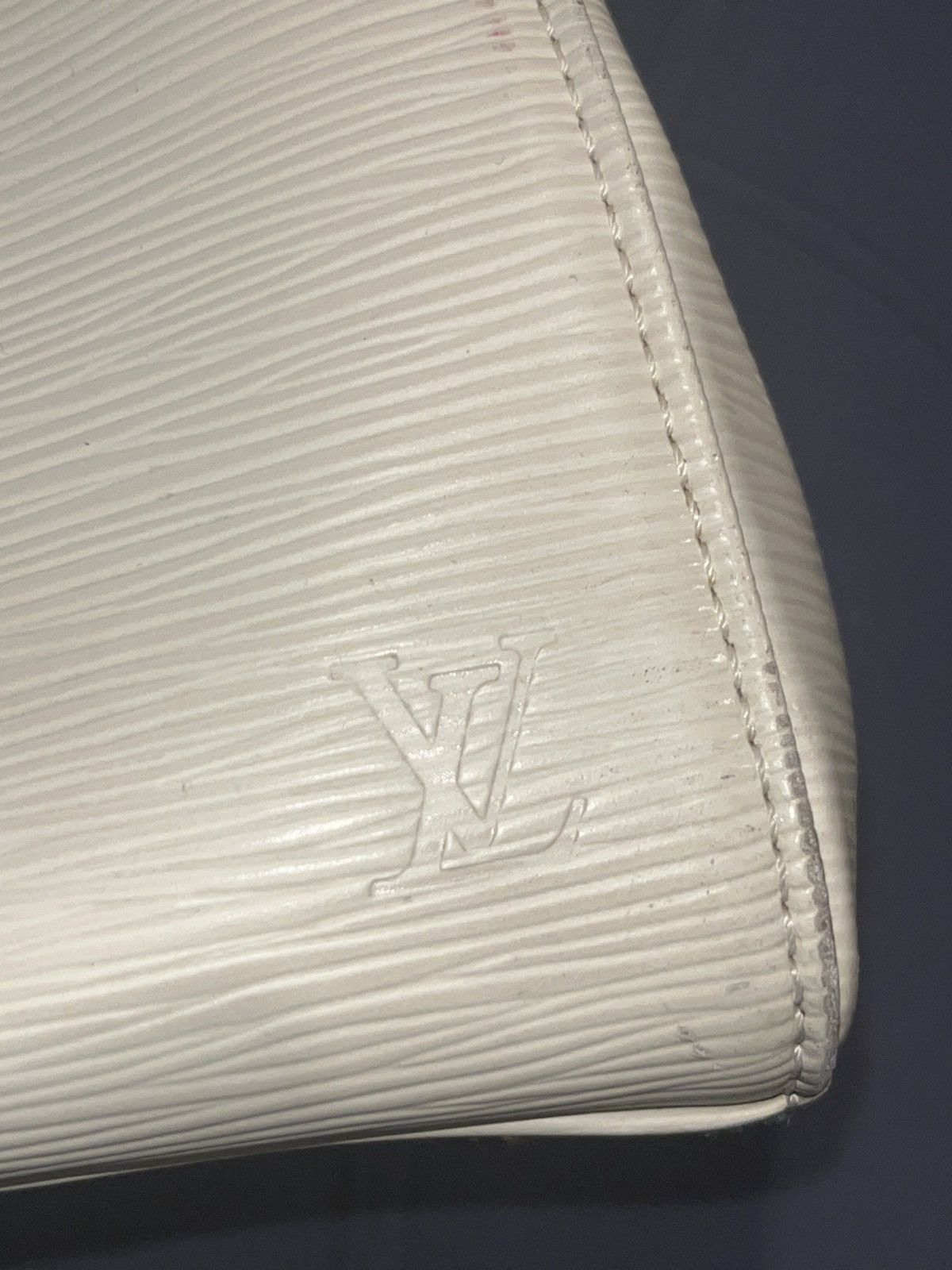 Louis Vuitton Lv Size ONE SIZE - 10 Thumbnail