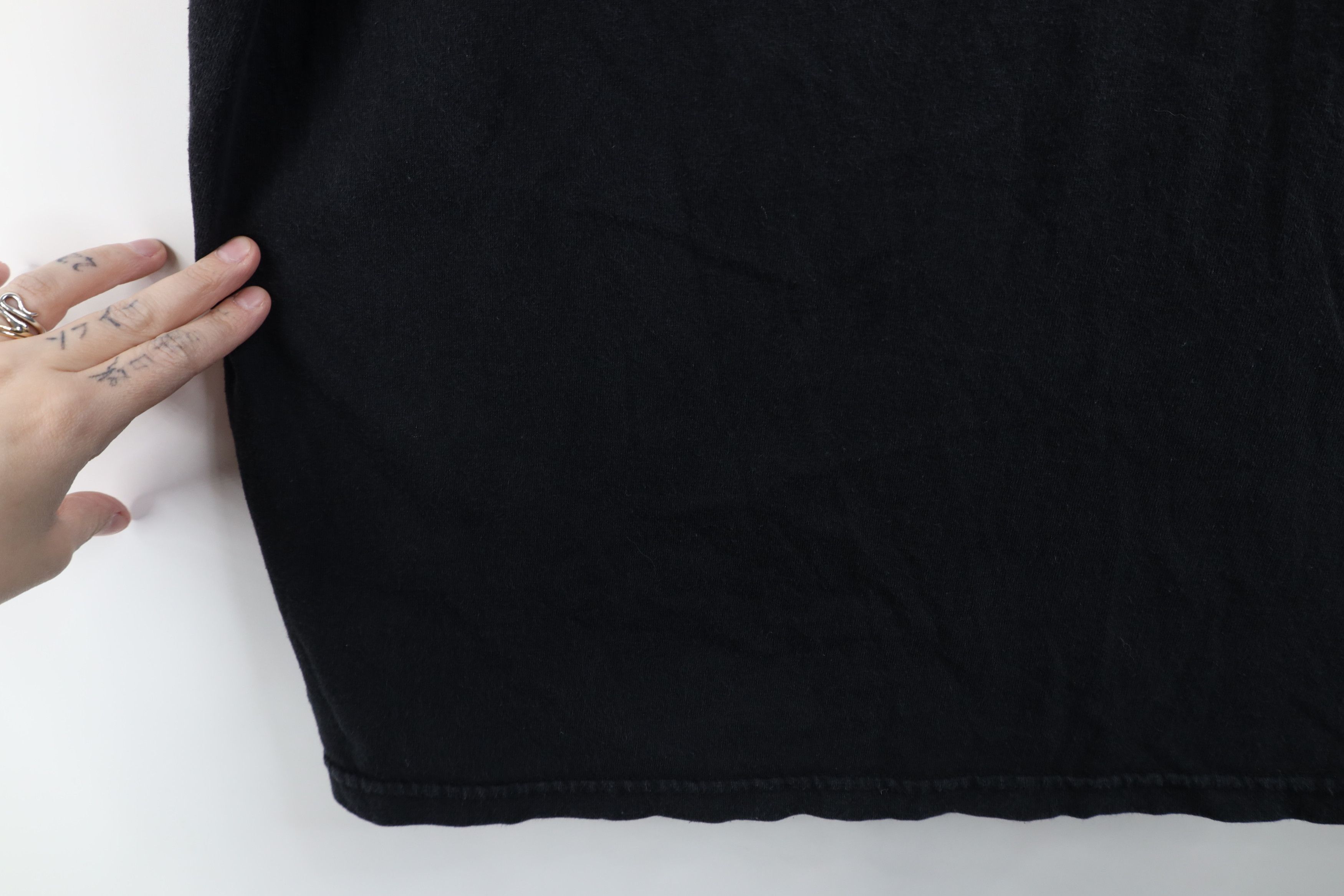 Etnies × Vintage Vintage Etnies Skateboarding Out Big Logo T-Shirt Black Size US L / EU 52-54 / 3 - 5 Thumbnail