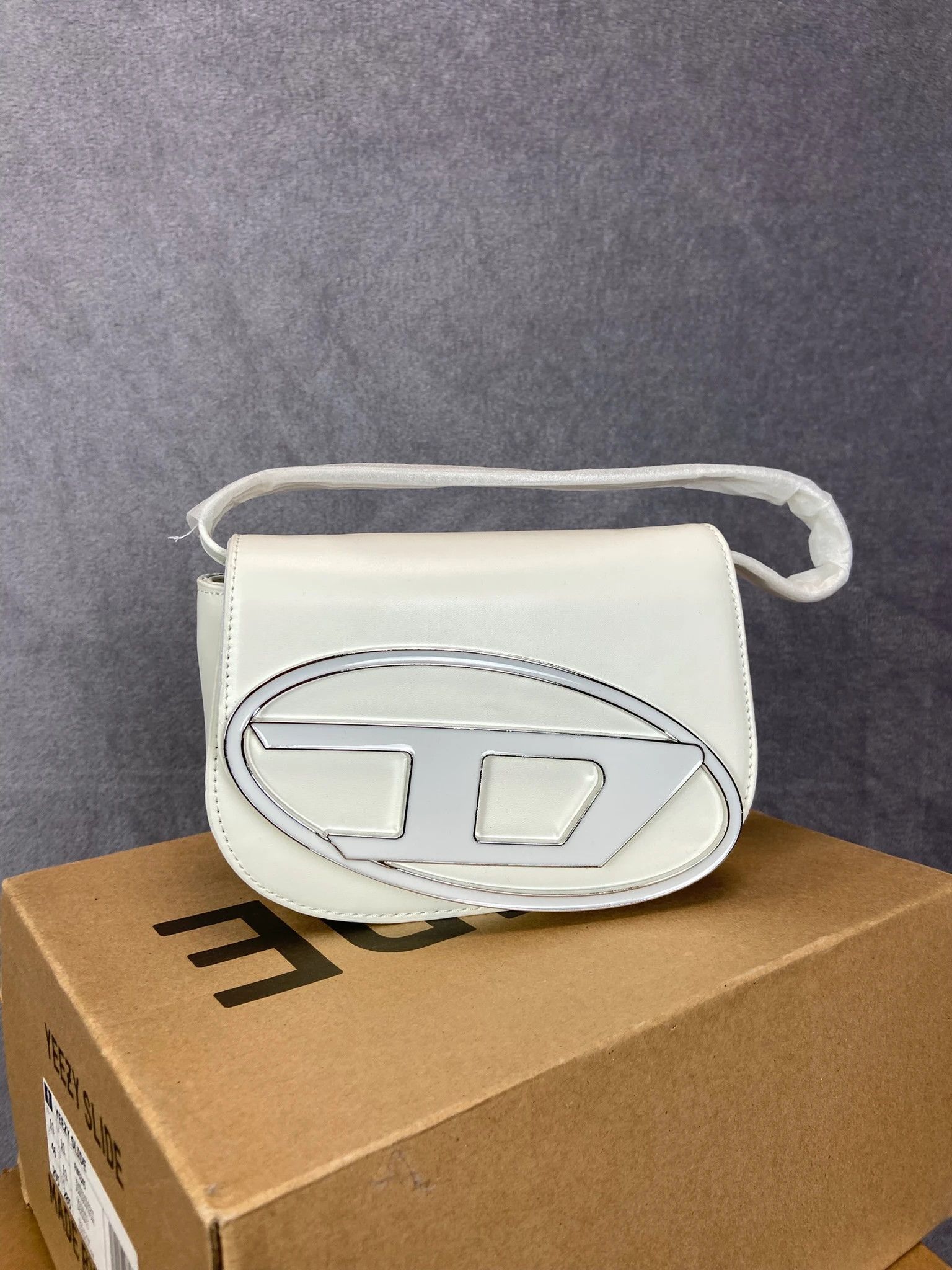 Diesel Diesel White Handbag Y2K Streetwear Size ONE SIZE - 1 Thumbnail