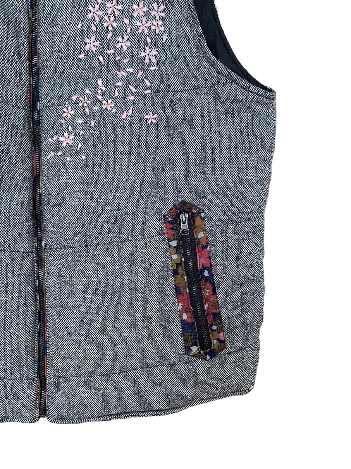 Japanese Brand × Vintage Vintage Japanese Brand Miyabi Musubi Puffer Vest 2000s Size US XL / EU 56 / 4 - 4 Thumbnail