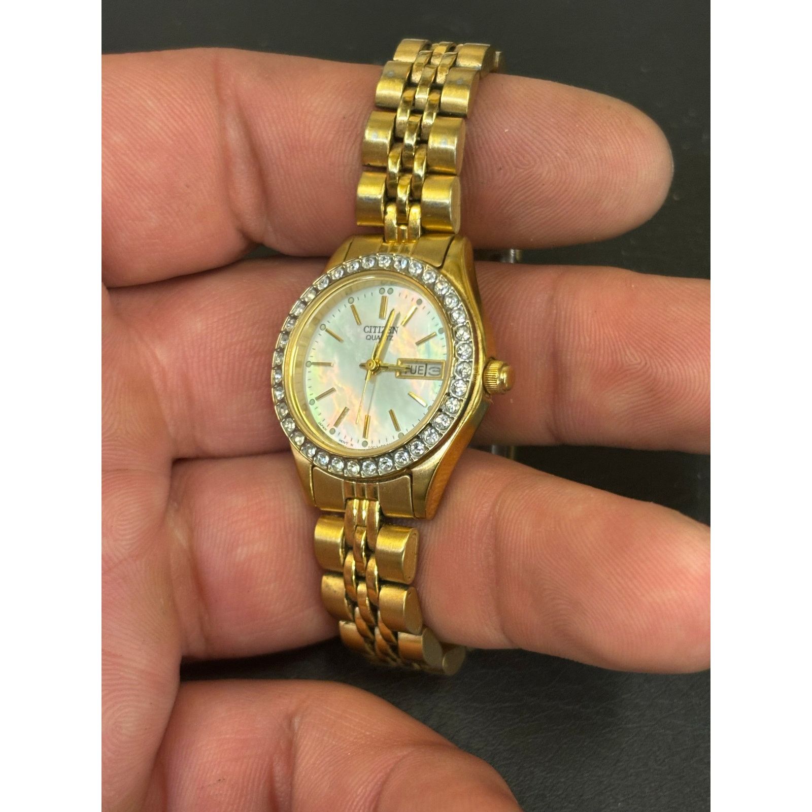 Citizen Citizen Mother Of Pearl Gold Tone Womens Watch! New Battery. Size ONE SIZE - 3 Thumbnail