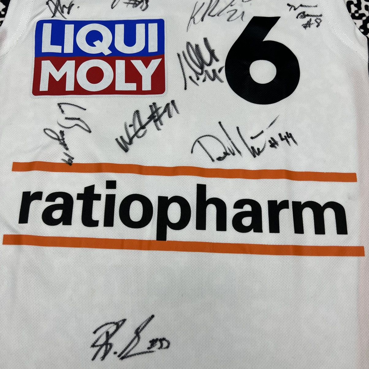 K1X Ratiopharm Ulm Jonas Signed Full Team Rare Basketball Jersey Size US S / EU 44-46 / 1 - 12 Thumbnail