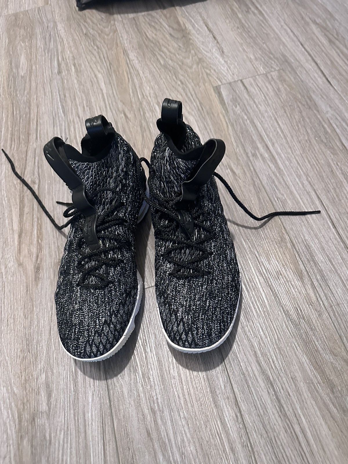 Nike Lebron 15 Ashes Size US 11.5 / EU 44-45 - 3 Thumbnail
