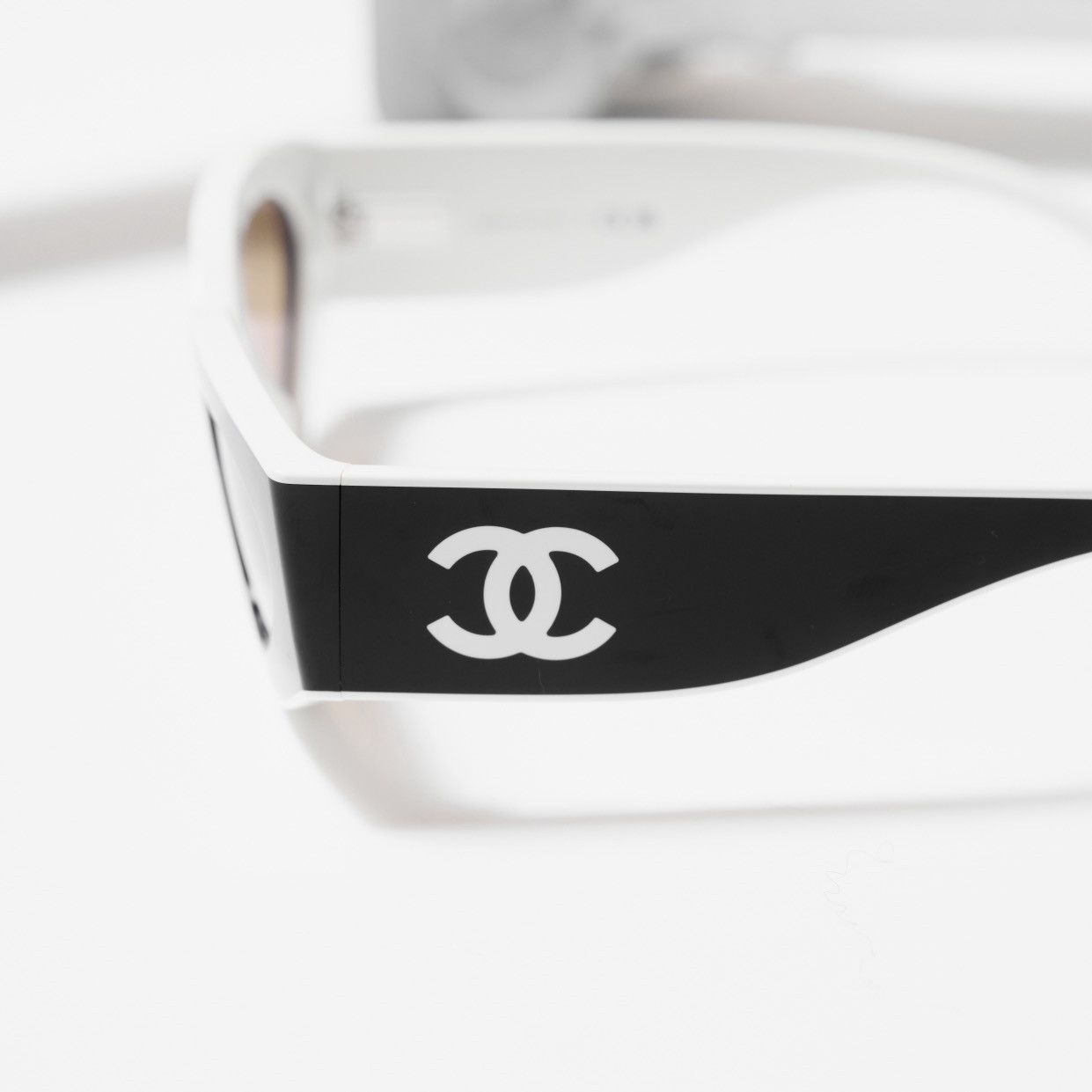 Chanel CHANEL 0CH6056 165653 SUNGLASSES Size ONE SIZE - 3 Thumbnail