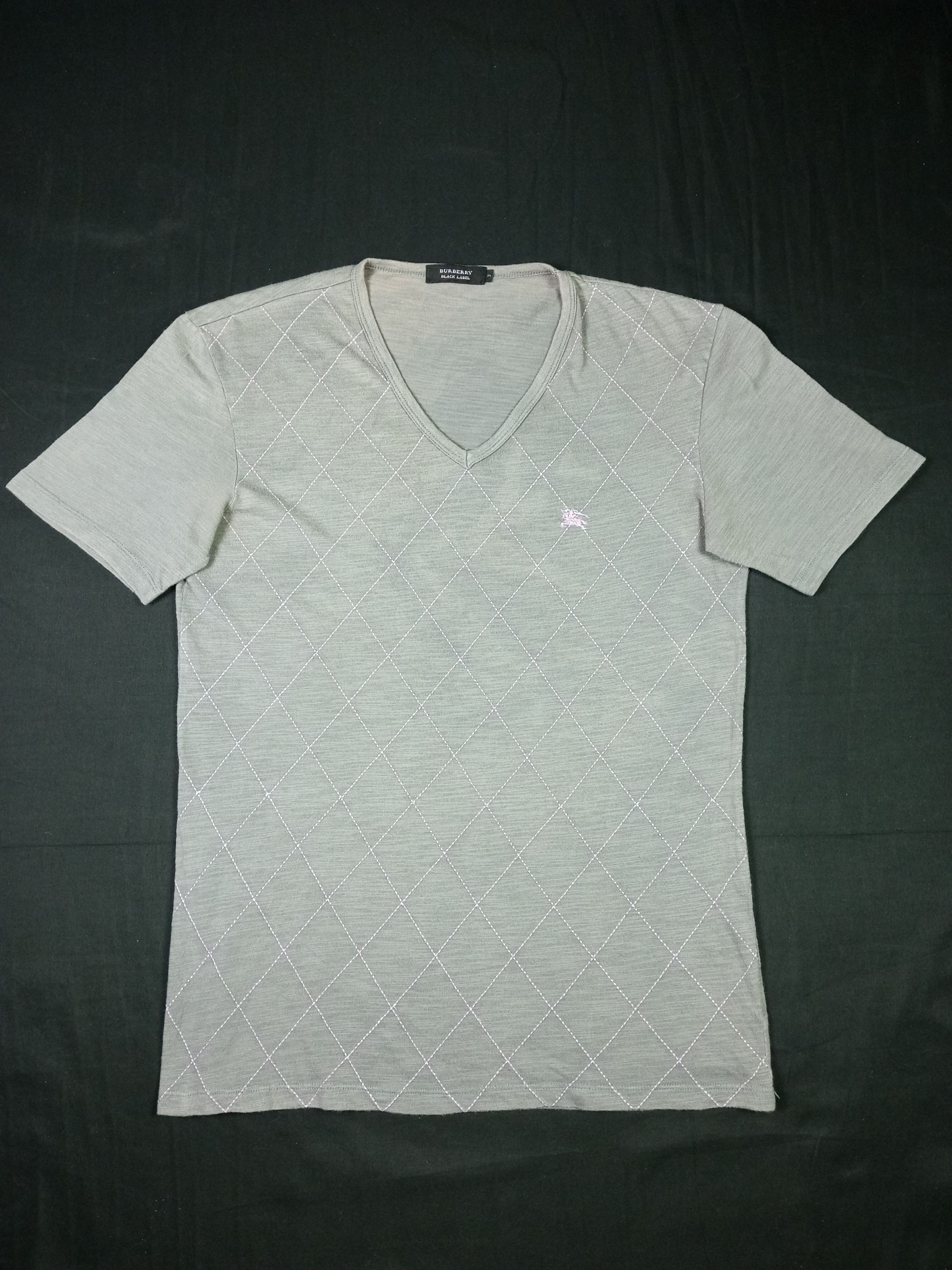 Tシャツ・カットソー BURBERRY Men T Shirts 8107448 A1189 BLACK Burberry BURBERRY Men T-Shirts 8110953 SETH KS A1189 BLACK