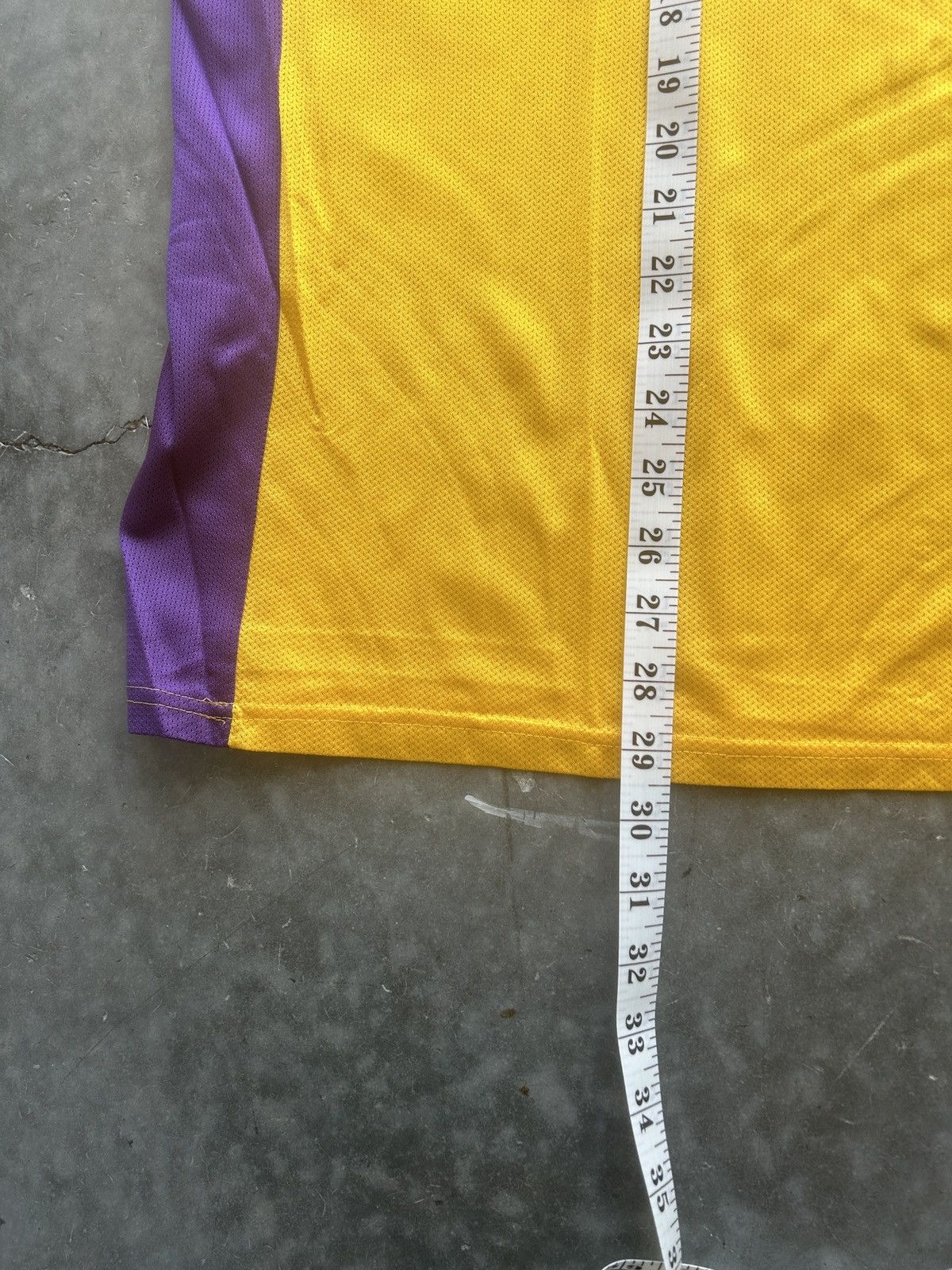Champion × NBA × Vintage Vintage 90s Champion Lakers Shaquille O’Neal Jersey #34 Size US L / EU 52-54 / 3 - 12 Thumbnail