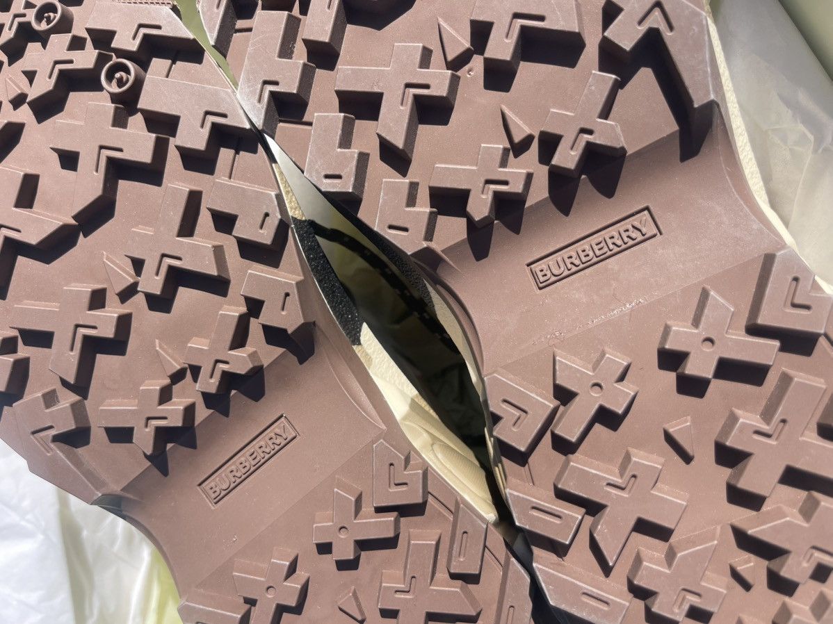 Burberry BURBERRY ARTHUR CAMOUFLAGE SNEAKER Size US 7 / EU 40 - 5 Thumbnail
