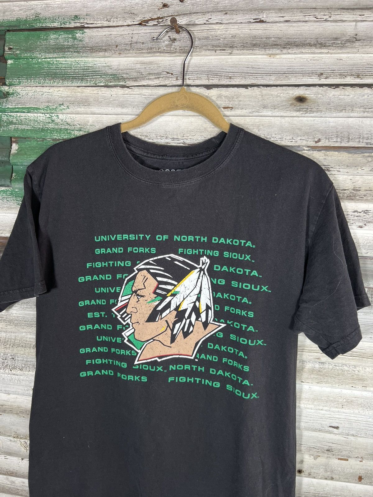 Other North Dakota Fighting Sioux Shirt Size US M / EU 48-50 / 2 - 3 Thumbnail