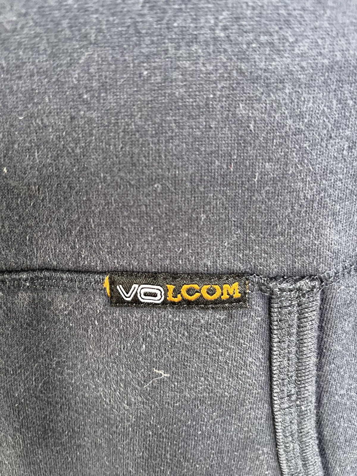 Vintage Vintage Y2K Volcom Hoodie Size US L / EU 52-54 / 3 - 5 Thumbnail