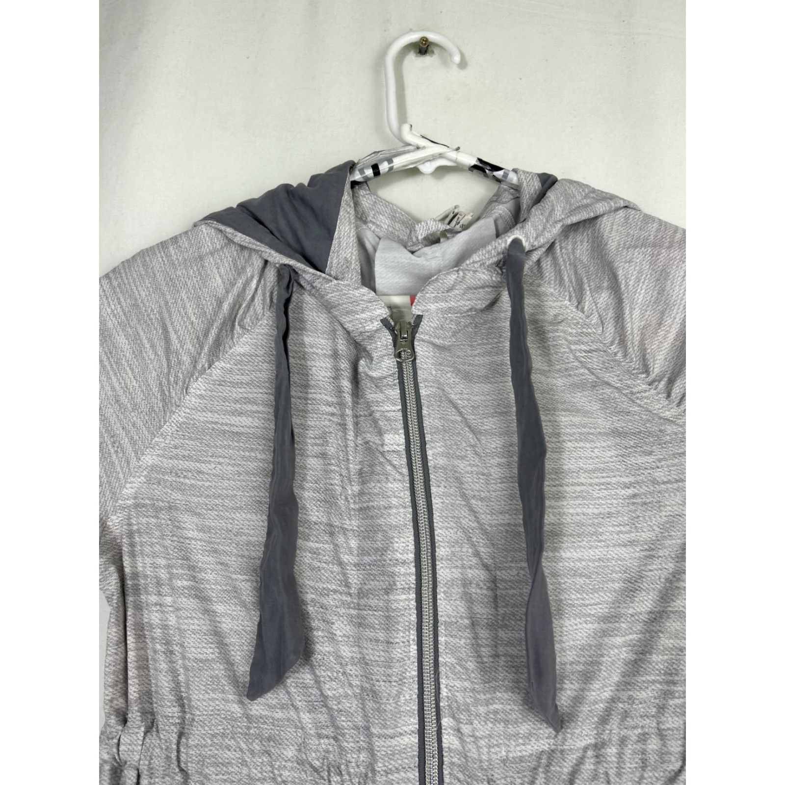 Lululemon Lululemon Womens Jacket Vitality Adirondack Zip Cinched Gray 4 Long Denim Polyester Shirt? Size S / US 4 / IT 40 - 3 Thumbnail