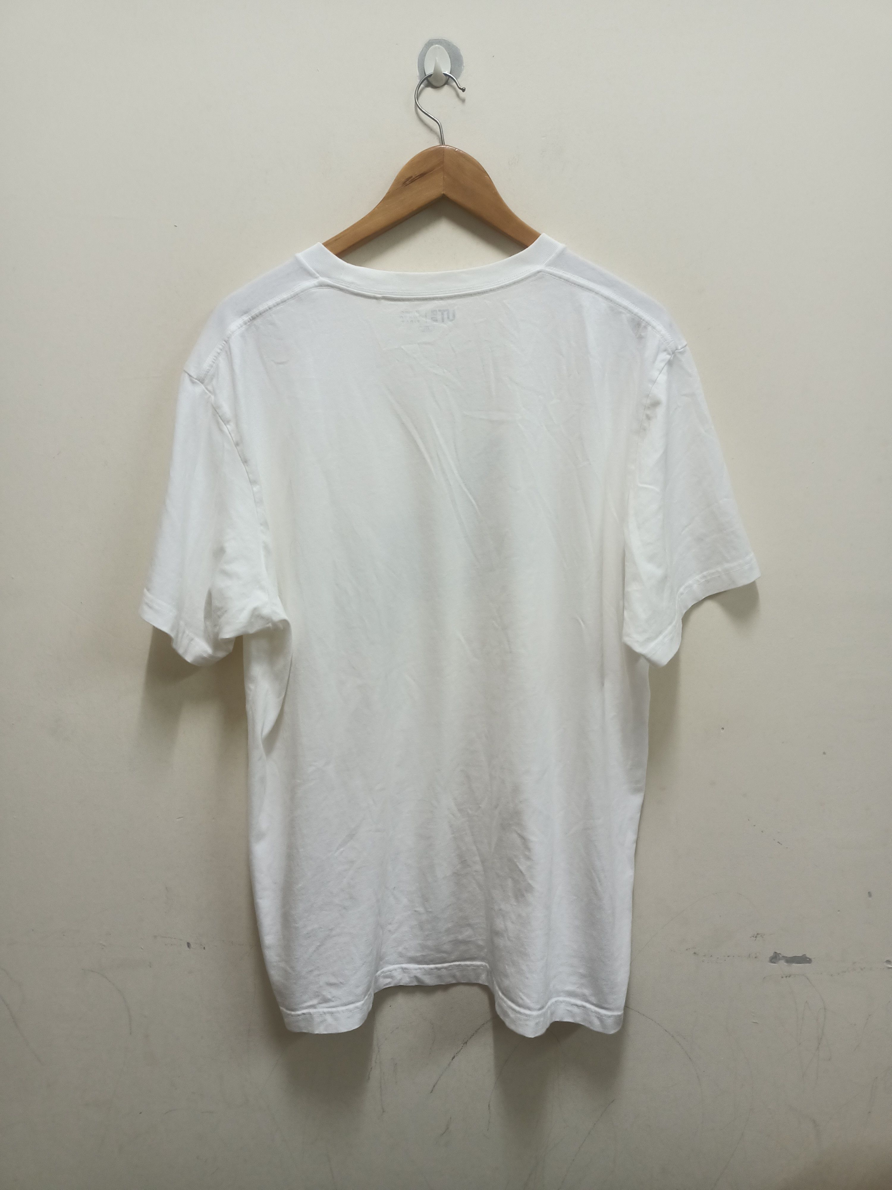 Japanese Brand Kaws Tokyo First t-shirt by Uniqlo Size US XXL / EU 58 / 5 - 5 Thumbnail