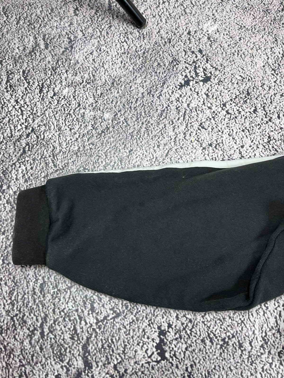 Adidas Vintage Adidas Balenciaga style cropped faded sweatshirt Size S / US 4 / IT 40 - 13 Thumbnail