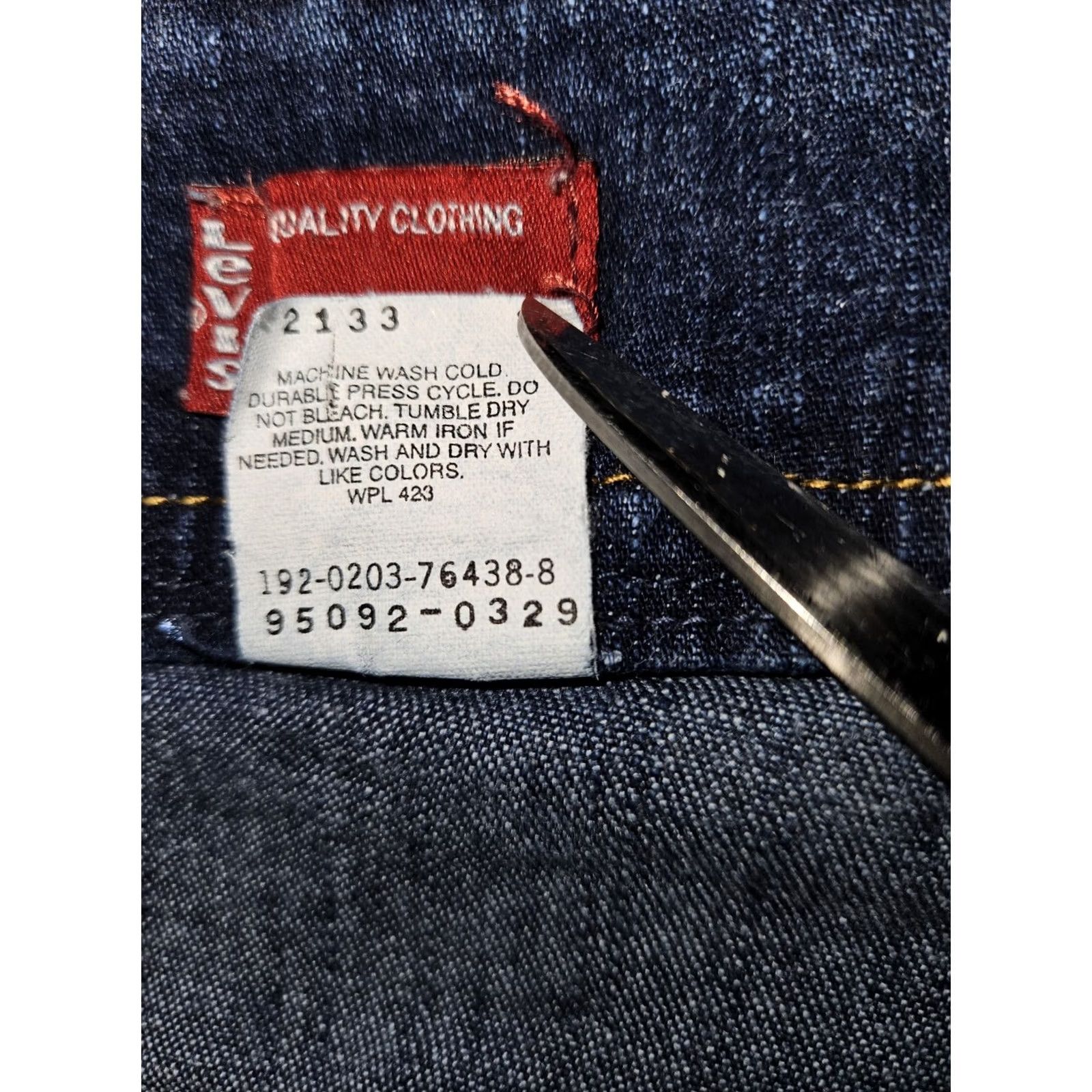 Levi's VINTAGE Levi's Denim Skirt Women 14 Mid Blue 90s Y2K Pockets Knee Length Straight & Pencil Size 36" / US 14 / IT 50 - 4 Thumbnail
