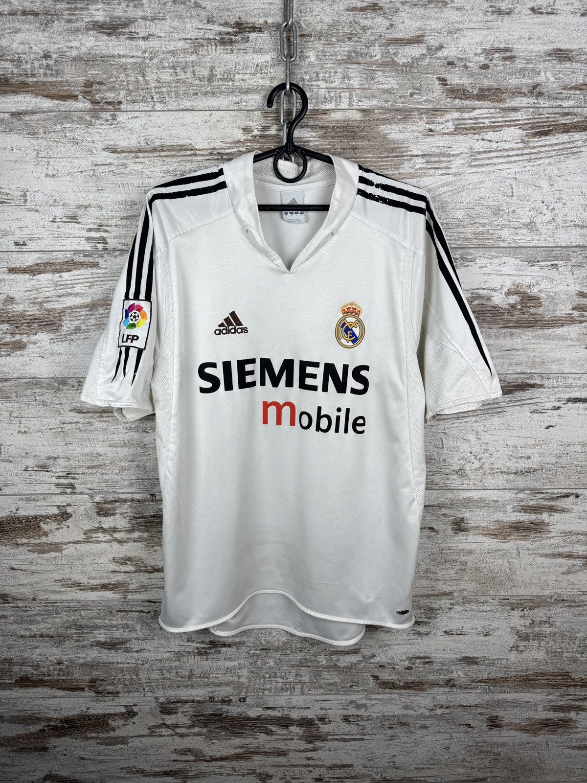 Adidas Mens Vintage Adidas Real Madrid 2003/04 home t-shirt jersey Size US M / EU 48-50 / 2 - 1 Thumbnail