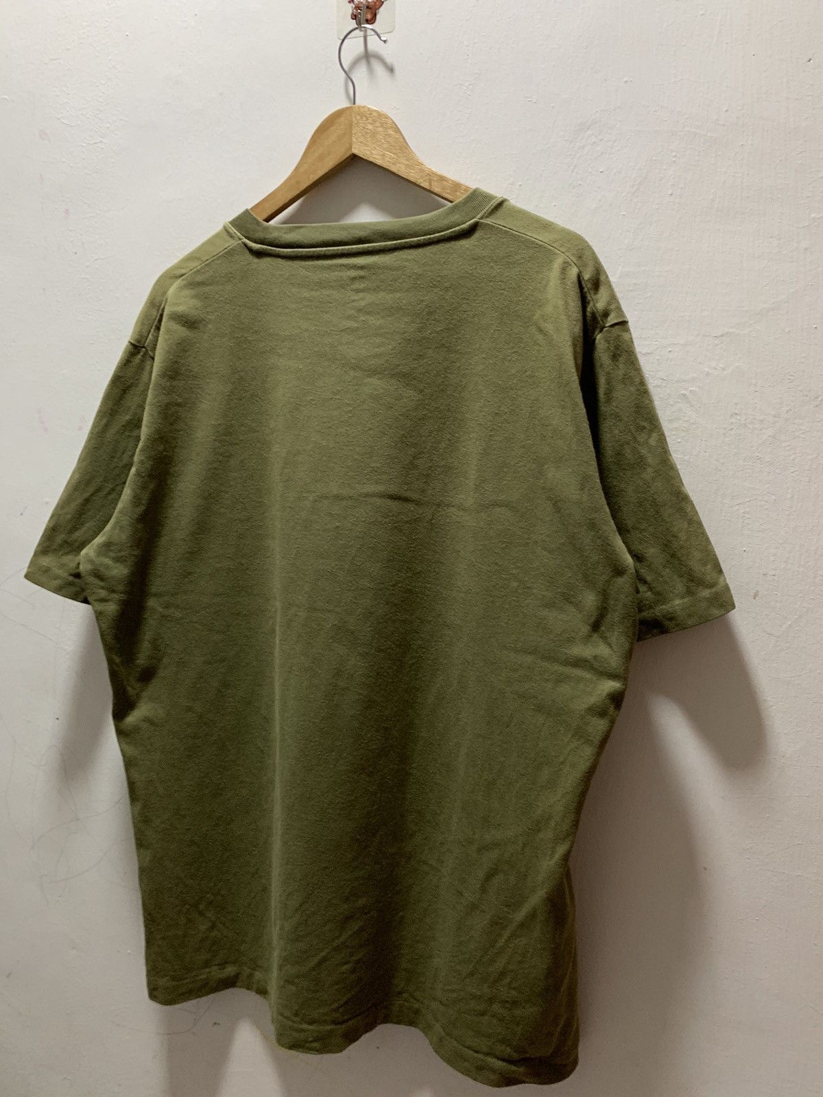 JW Anderson × Uniqlo Uniclo Jw Anderson Army Green Stitched Pocket T Shirt XL Size US XL / EU 56 / 4 - 7 Thumbnail