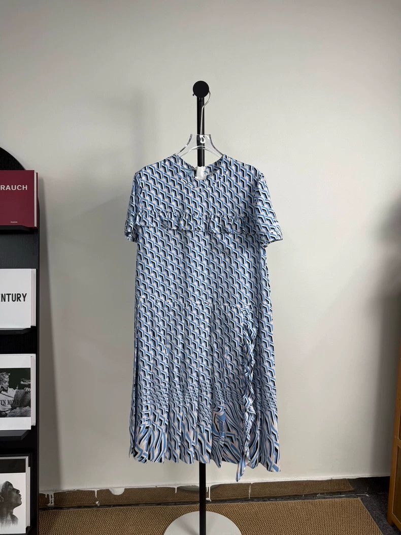 Prada Prada Round-neck dress Size M / US 6-8 / IT 42-44 - 1 Thumbnail