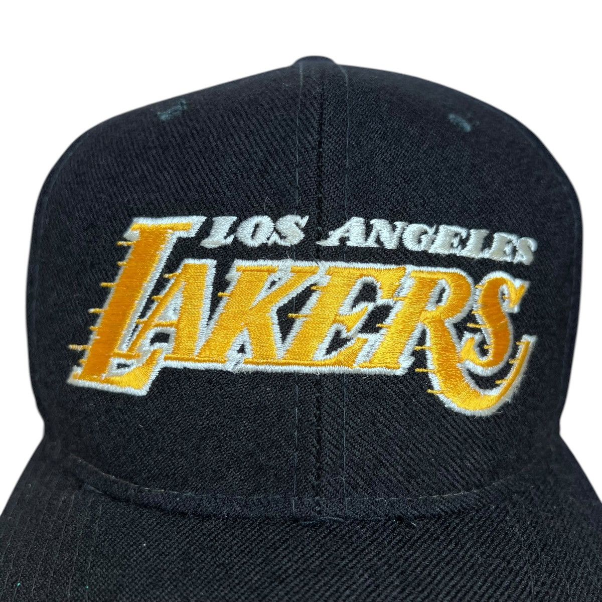 Starter Vintage 1990s Los Angeles Lakers Starter Black Gold Snapback Size ONE SIZE - 2 Thumbnail