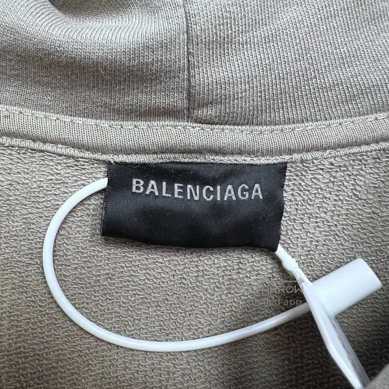 Balenciaga Balenciaga Small Logo Embroidered Solid Color Sweatshirt Size US S / EU 44-46 / 1 - 3 Thumbnail