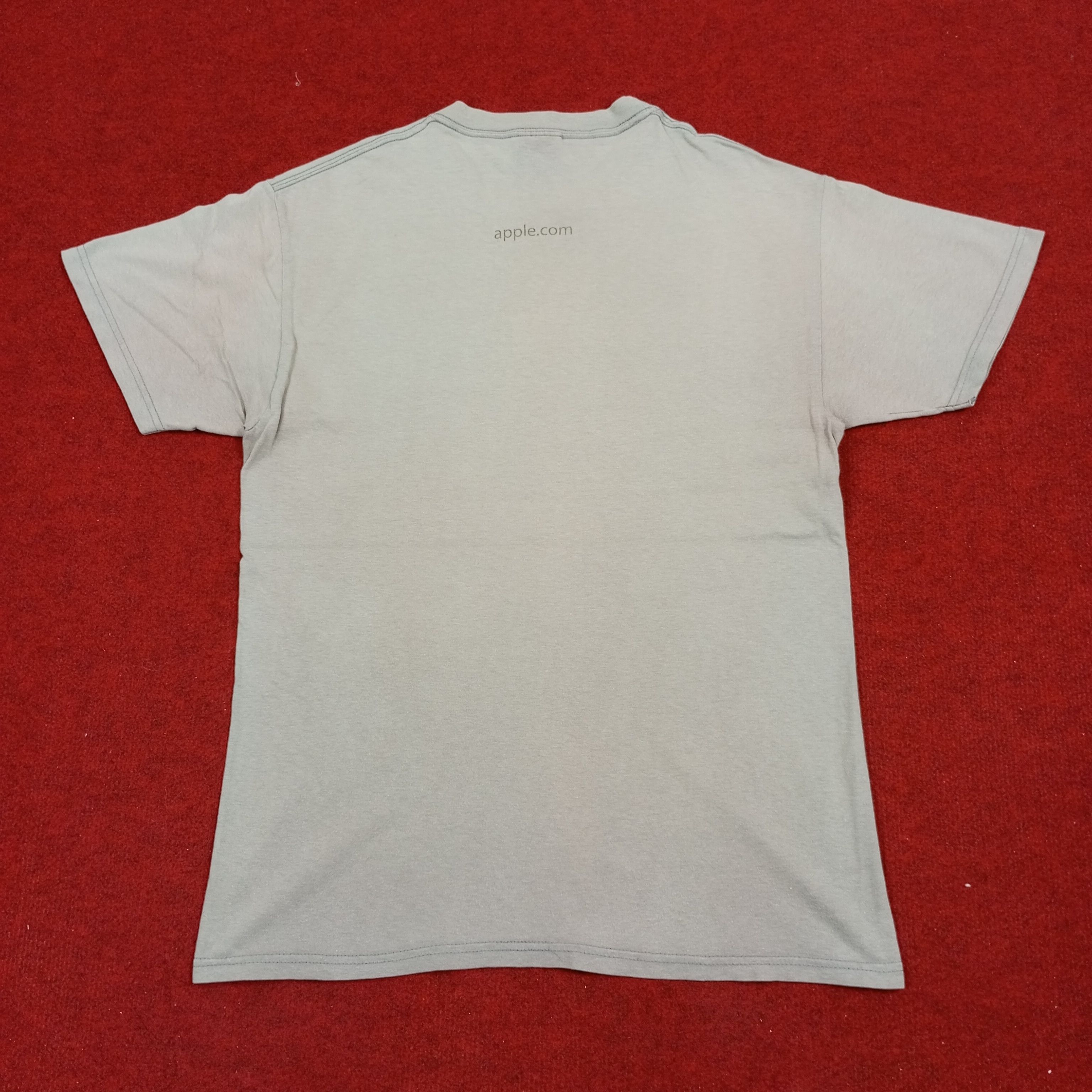 Apple × Vintage Apple Logo Center Design Promo Style Tshirt Size US M / EU 48-50 / 2 - 3 Thumbnail
