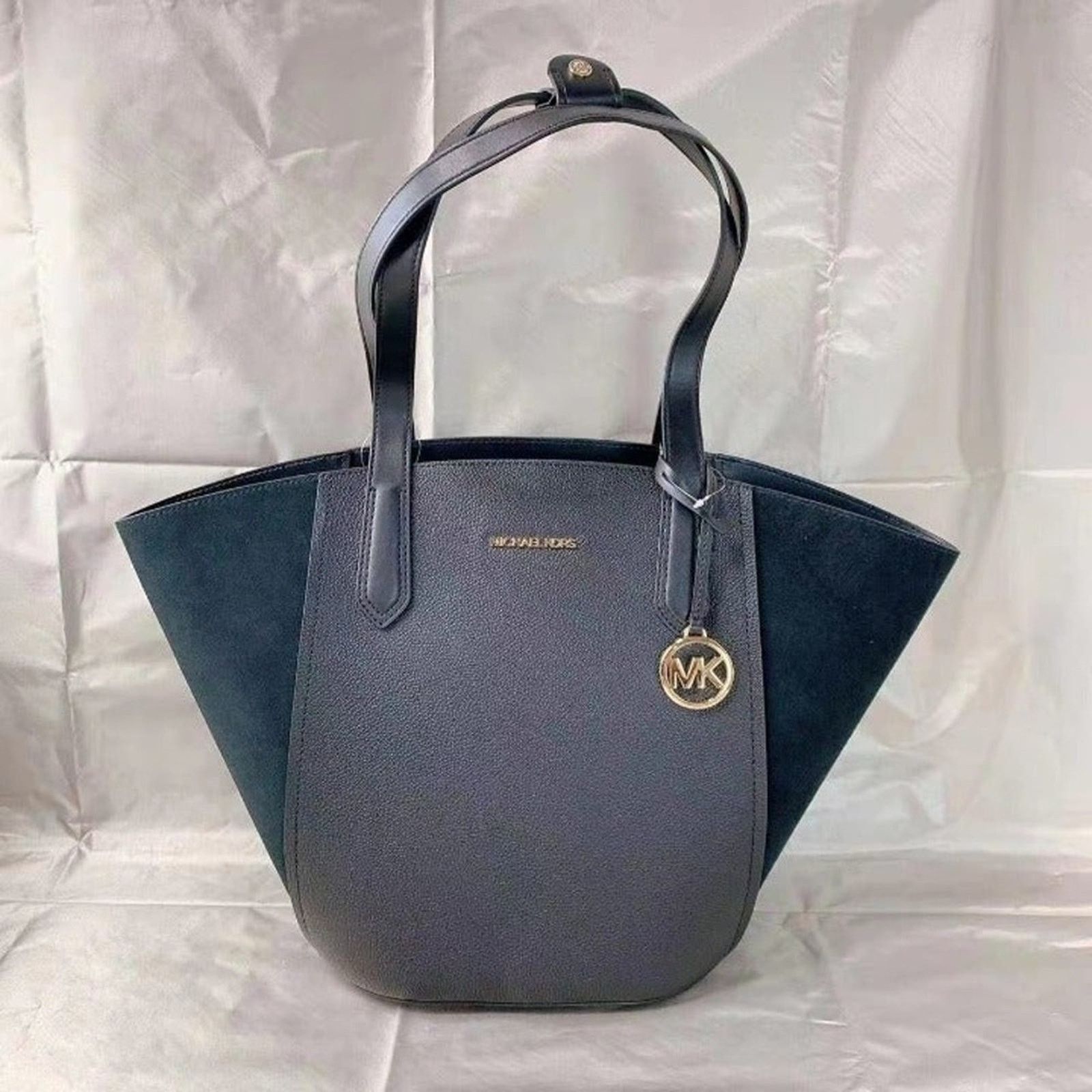 Michael Kors Michael Kors 35F1GPAT3S Portia large Bucket Bag In Black Size ONE SIZE - 1 Thumbnail