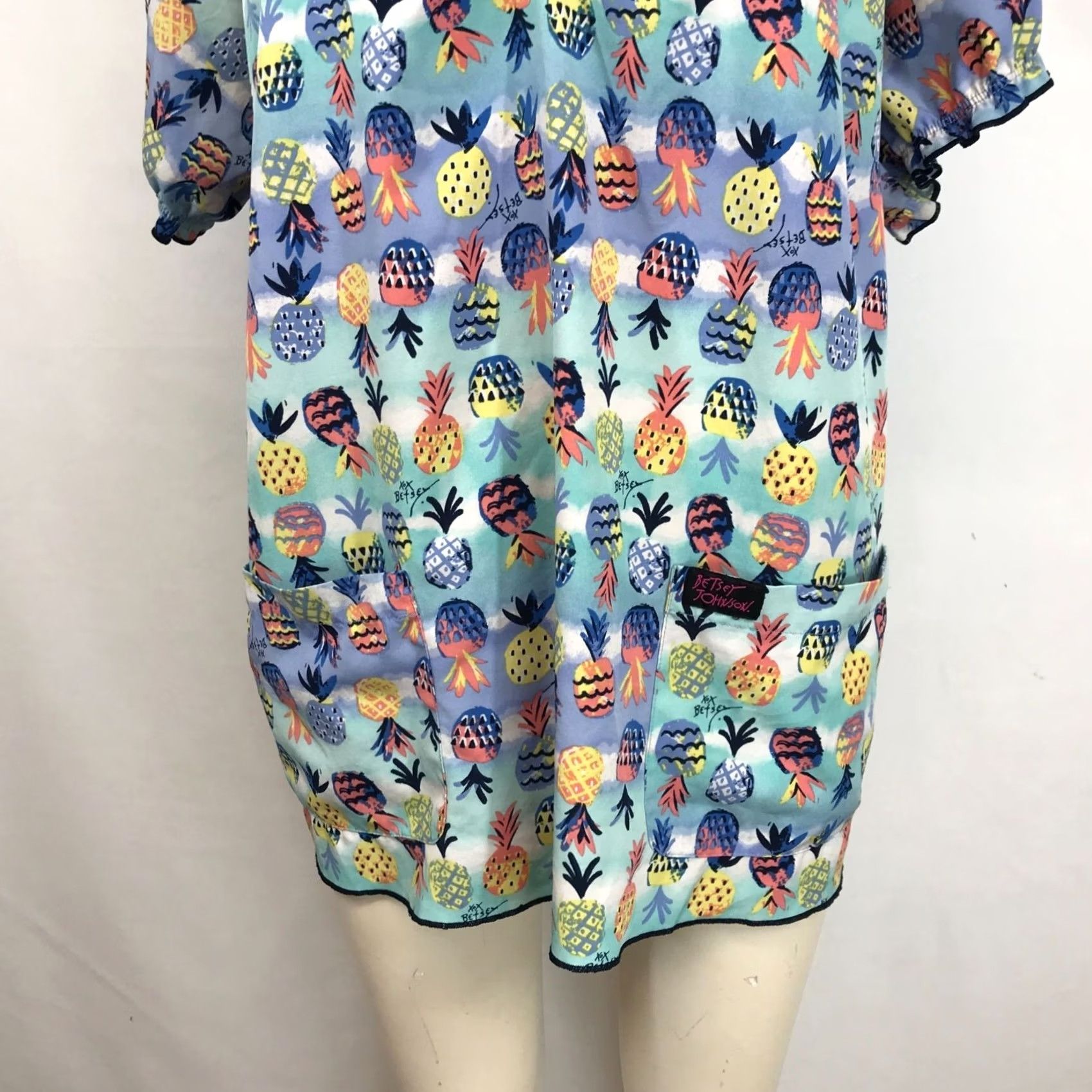 Betsey Johnson BETSEY JOHNSON Women TOP 3XL Multicolor Short Sleeve V Neck Smock Scrub Top Size XXL / US 16-18 / IT 52-54 - 3 Thumbnail