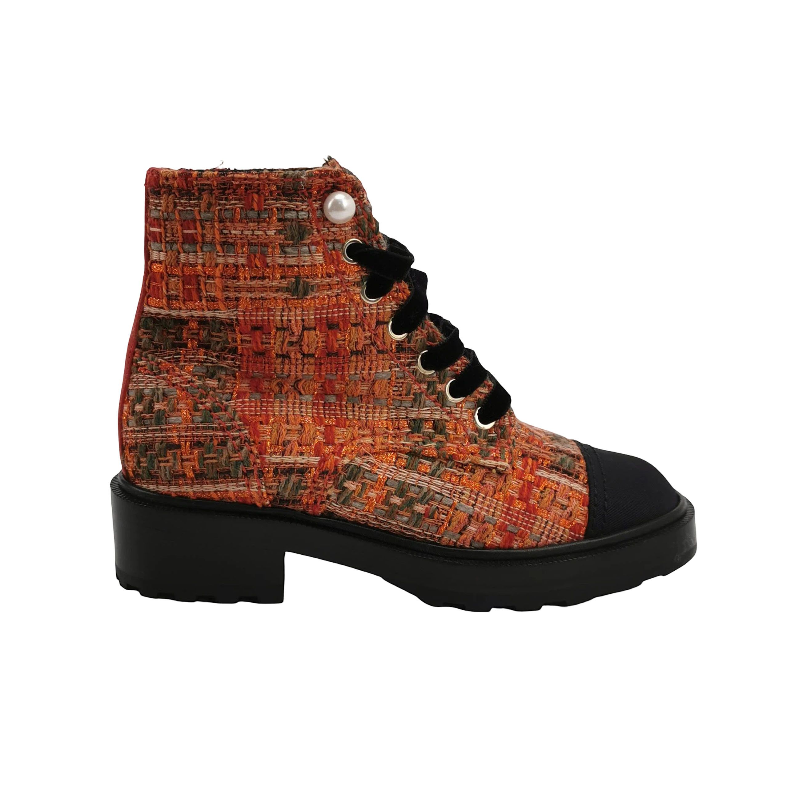 Chanel Chanel Women 6 Boots Size US 6 / IT 36 - 1 Thumbnail