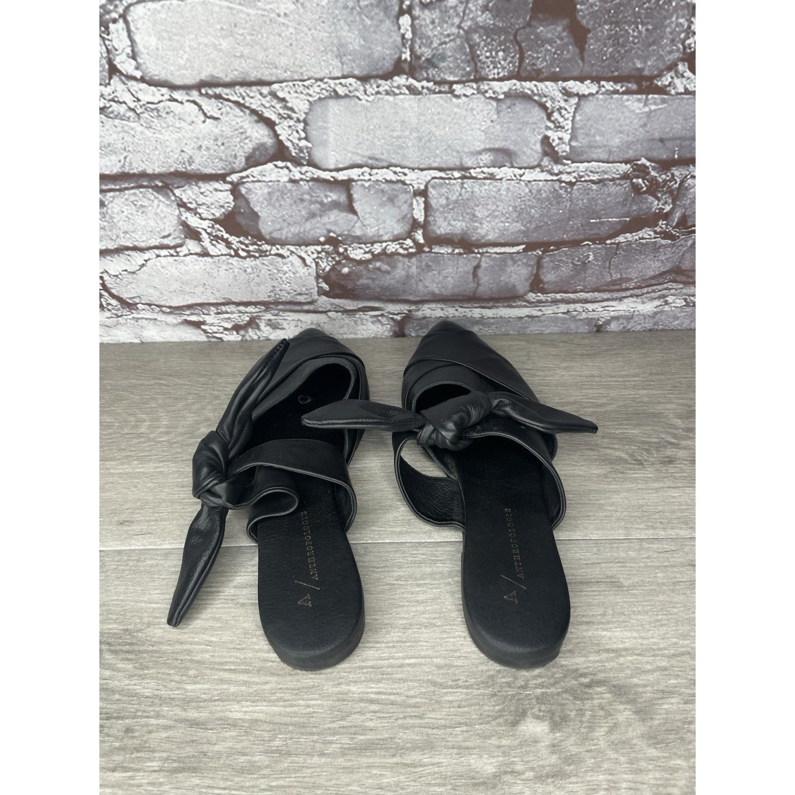 Anthropologie Anthropologie Black Leather Bow Pointed Toe Mules Flats Wome Size US 7.5 / IT 37.5 - 8 Thumbnail