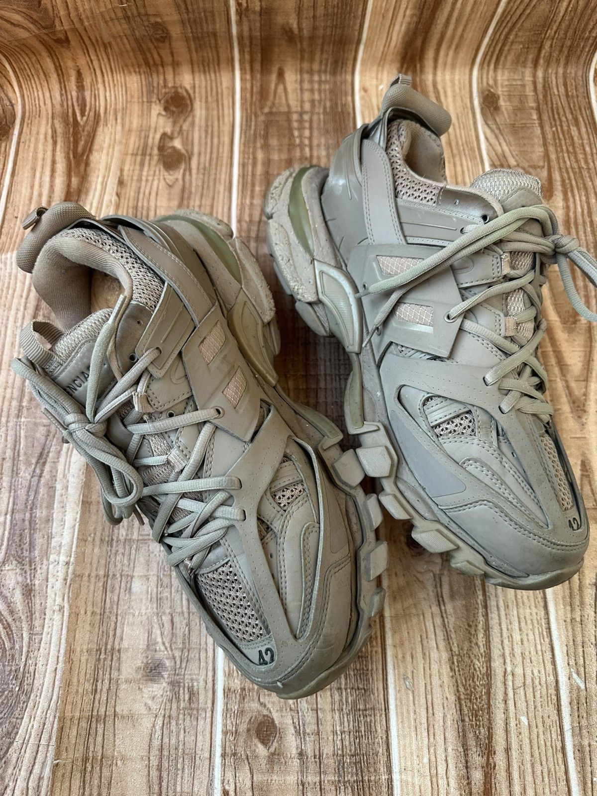 Balenciaga Balenciaga Track Sneakers Gray Lowtops Size US 9 / EU 42 - 9 Thumbnail