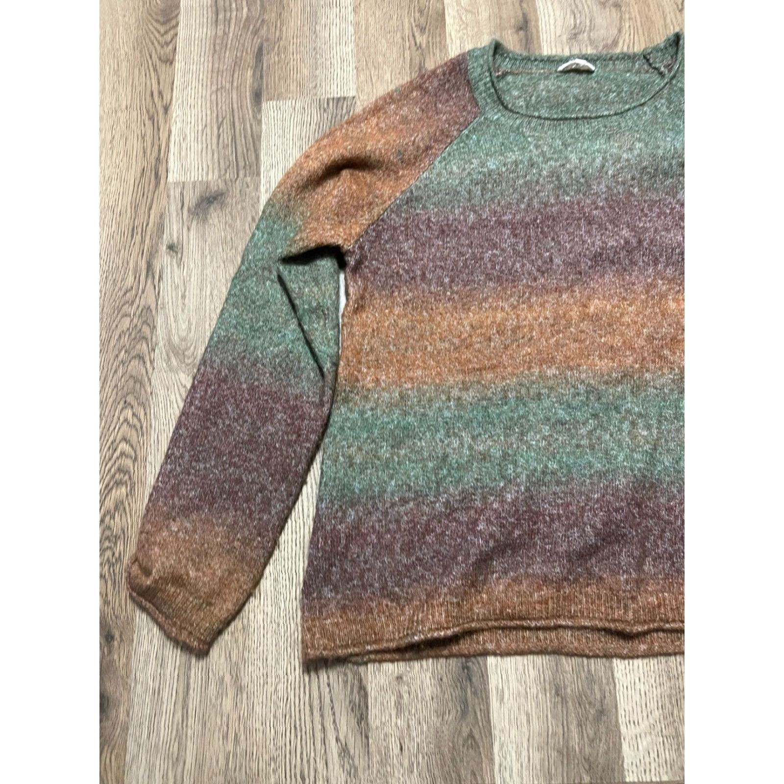 Vintage Hem & Thread Sweater Women's Size Medium Pullover Striped Long Sleeve Round Neck Red Green Orange Casual Fall Spring Summer Womens Size M / US 6-8 / IT 42-44 - 3 Thumbnail