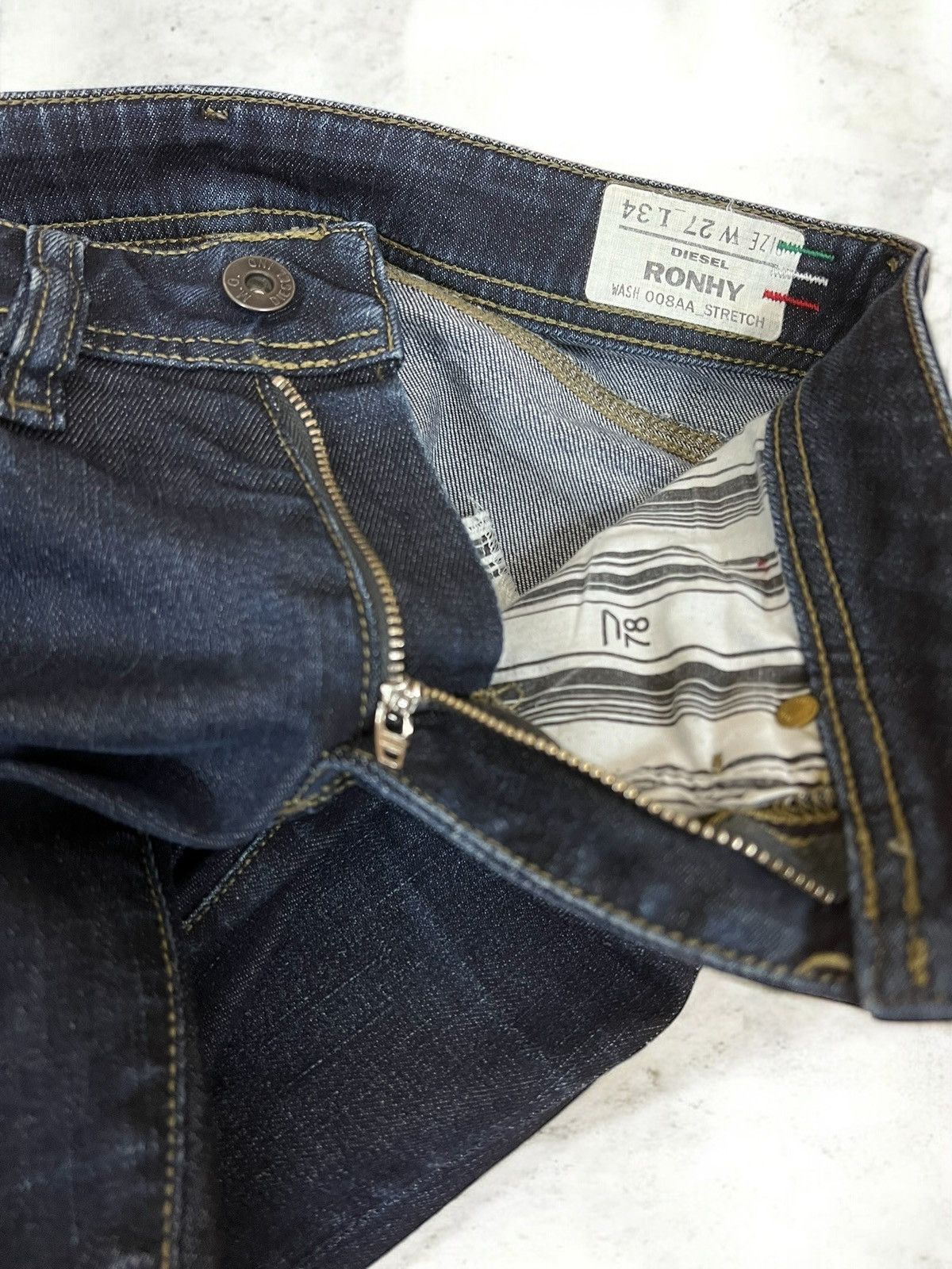 Diesel Diesel Ronhy straight jeans size W27 L34 Size 27" / US 4 / IT 40 - 5 Thumbnail