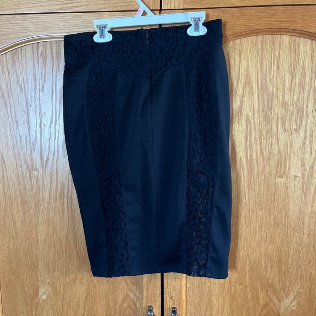 Forever 21 Forever 21 Black Lace Pencil Skirt Size 27" / US 4 / IT 40 - 13 Thumbnail
