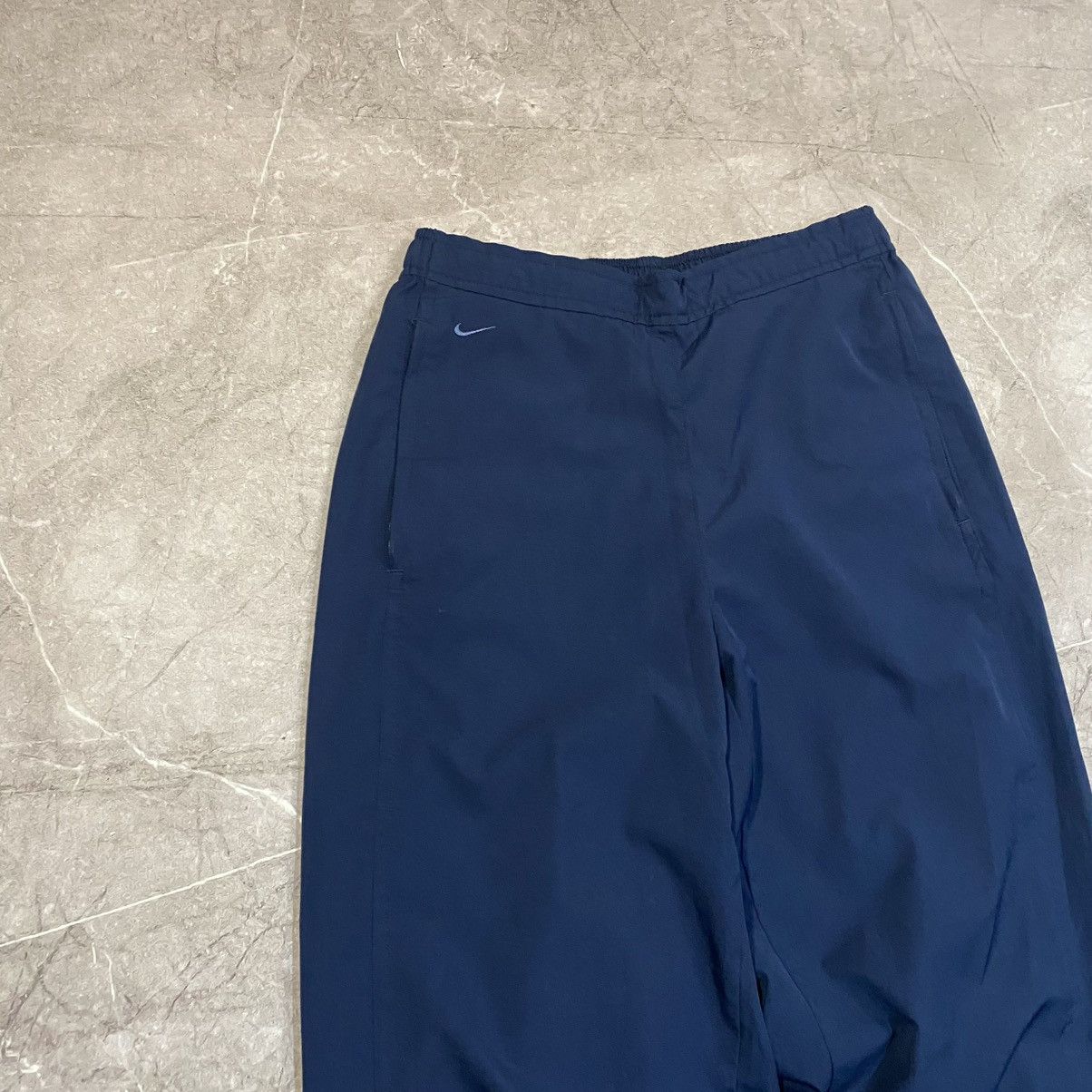 Nike VINTAGE NIKE NYLON PANTS MINI SWOOSH USA 00S Size US 30 / EU 46 - 2 Thumbnail