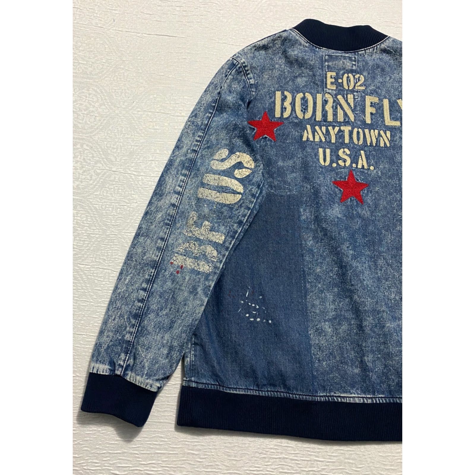 Born born fly Anytown USA Jeans Jacket L Full Zip Embroidered Denim Jacket Mens Blue Size L Outfit USA Theme Casual Workwear Size US 33 - 2 Thumbnail