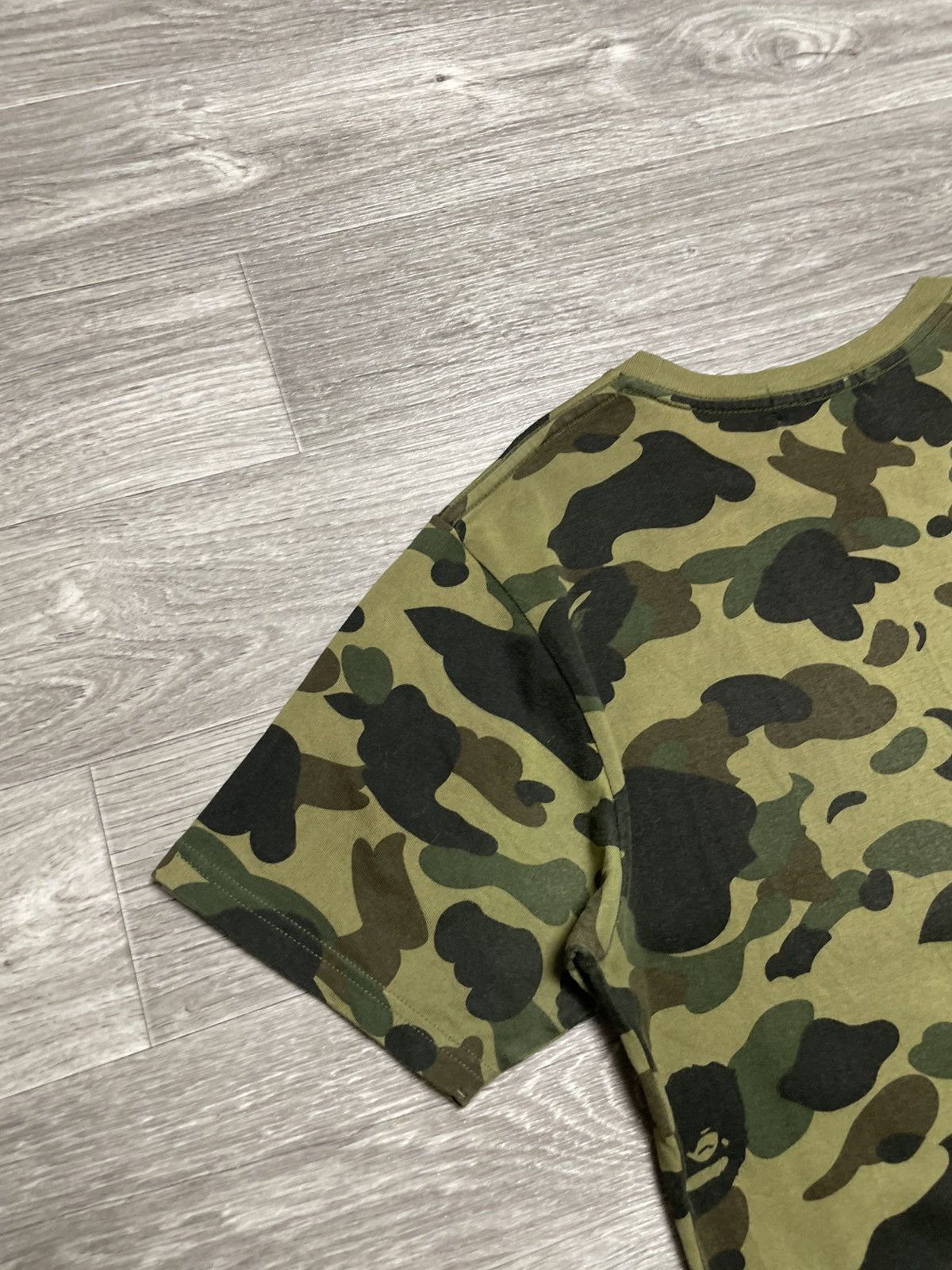 Bape Bape 1st Camo Shark T-Shirt Size US S / EU 44-46 / 1 - 21 Thumbnail