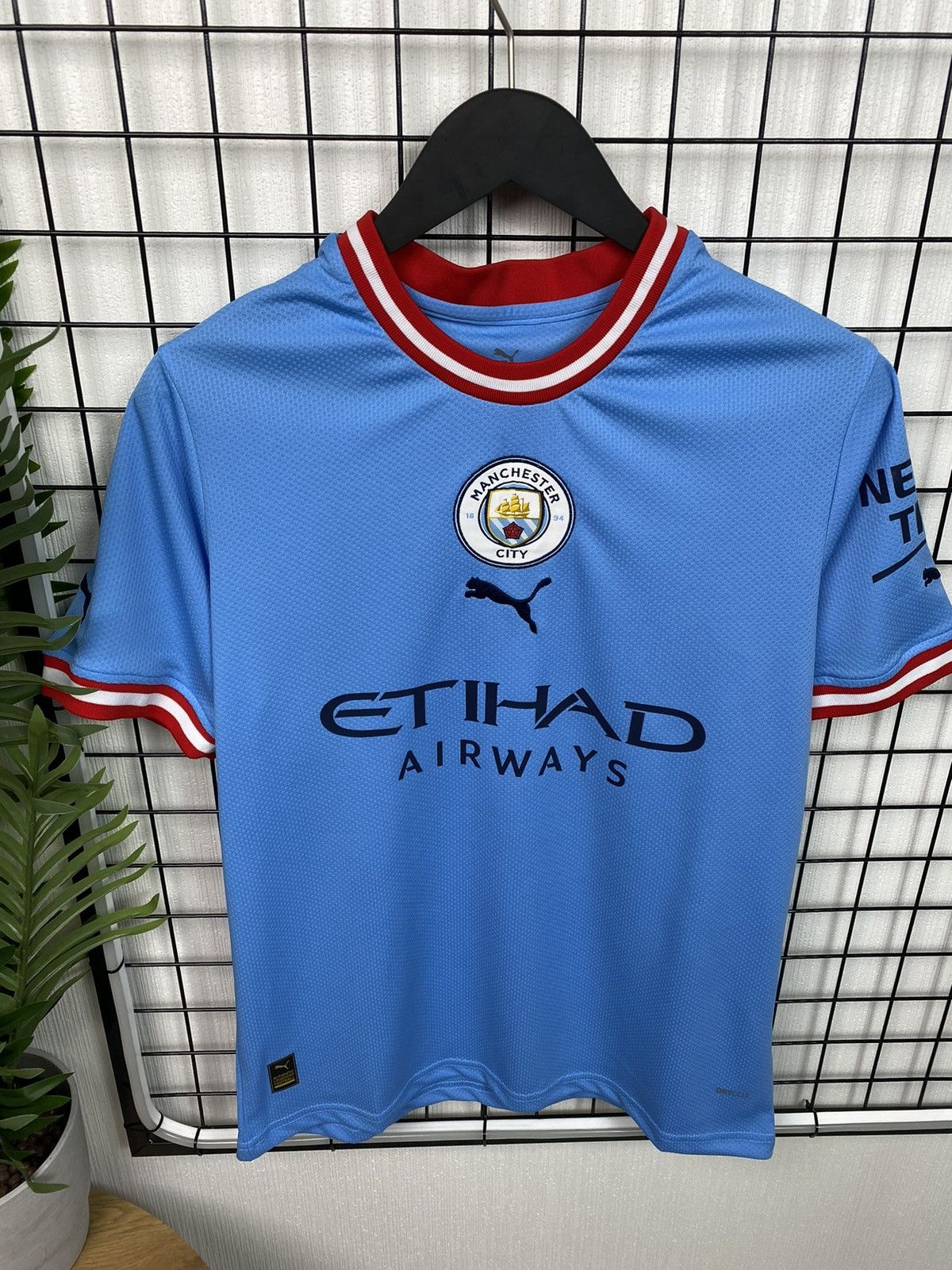 Puma Manchester City soccer jersey 2022 2023 Puma S size football Size US S / EU 44-46 / 1 - 4 Thumbnail