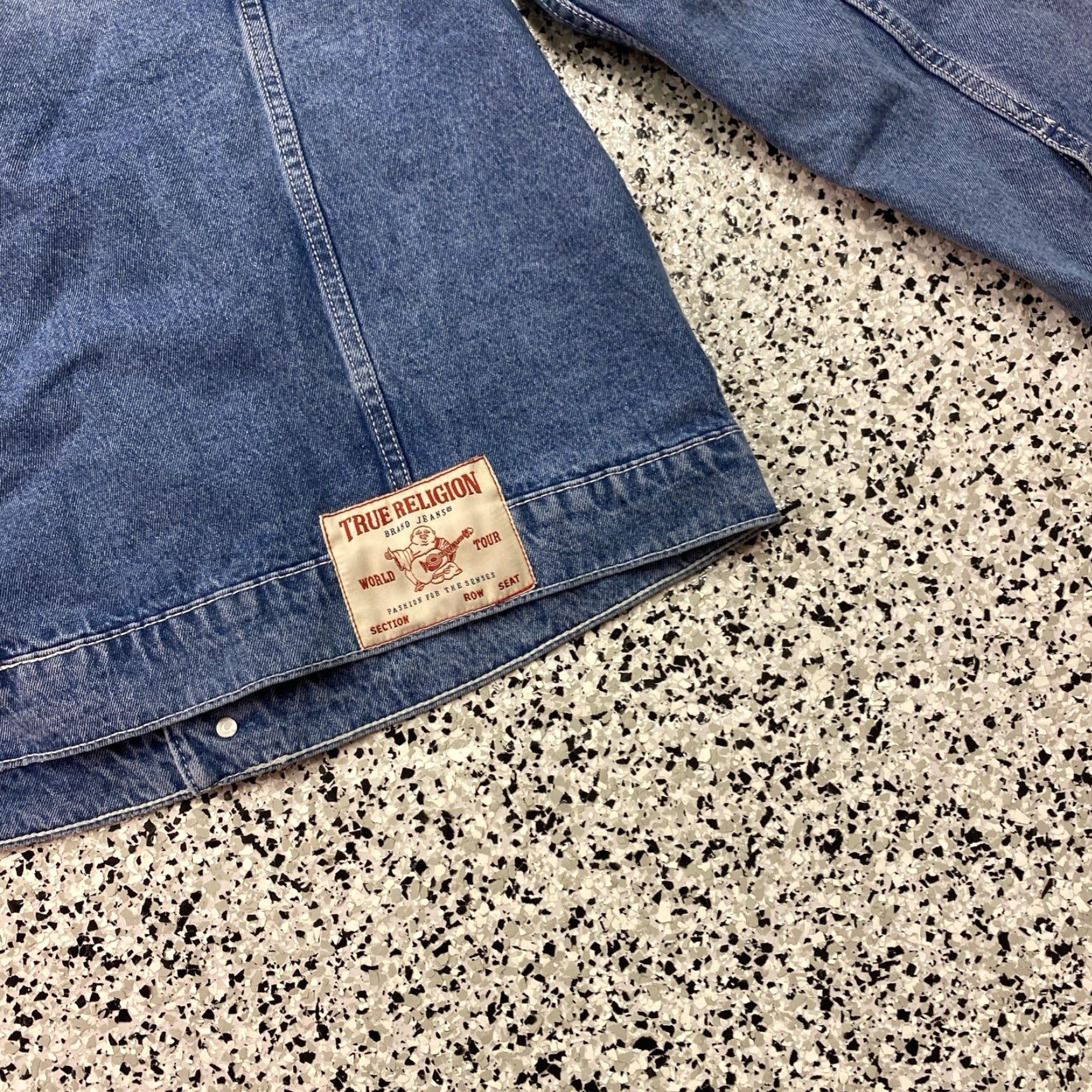True Religion True Religion Jesse SN Trucker Denim Blue Wash Jean Jacket Mens Medium NWT Size US 31 - 7 Thumbnail