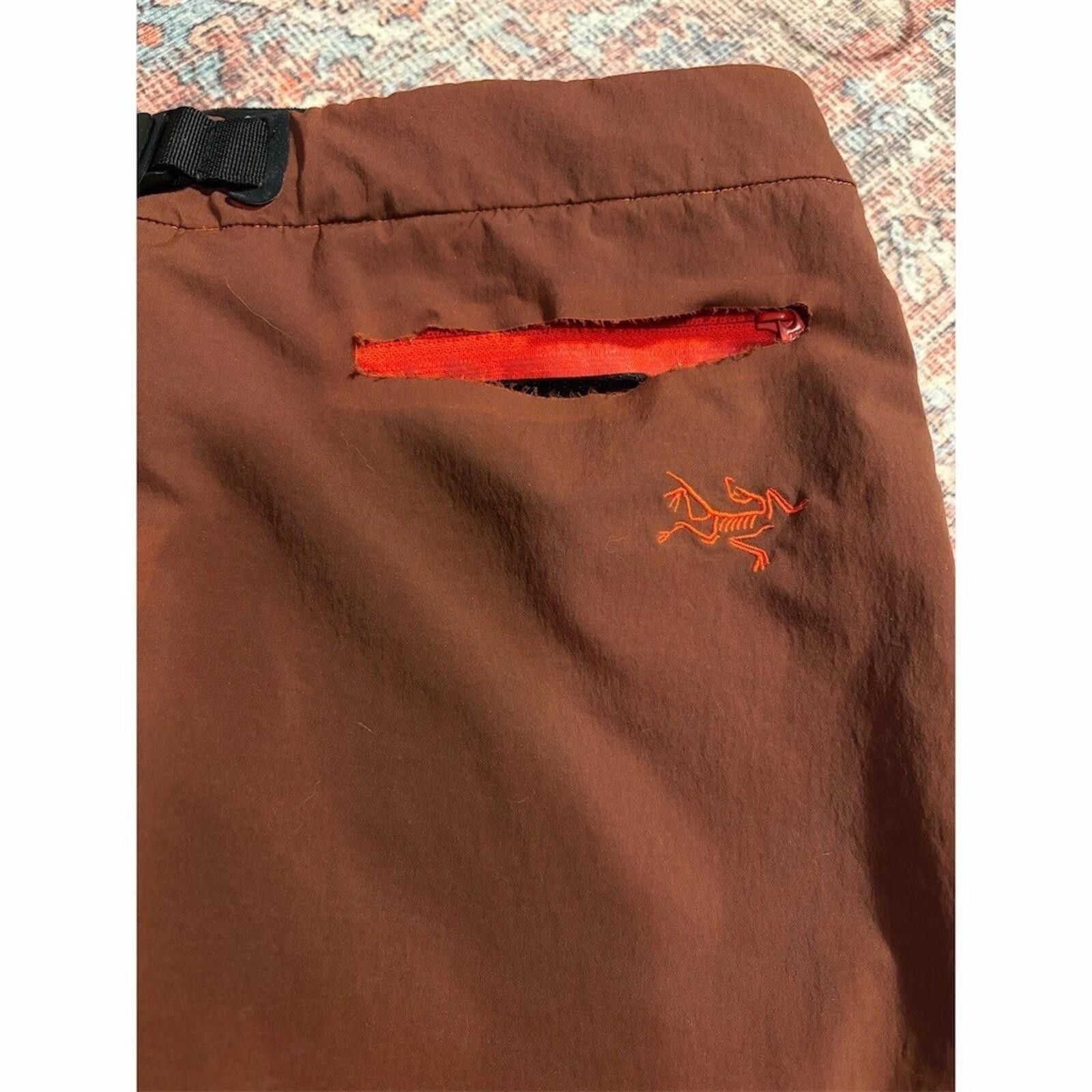 Arc'teryx Arcteryx Women’s 10 Cargo Capri Terracotta Hiking Pants Size 32" / US 10 / IT 46 - 6 Thumbnail