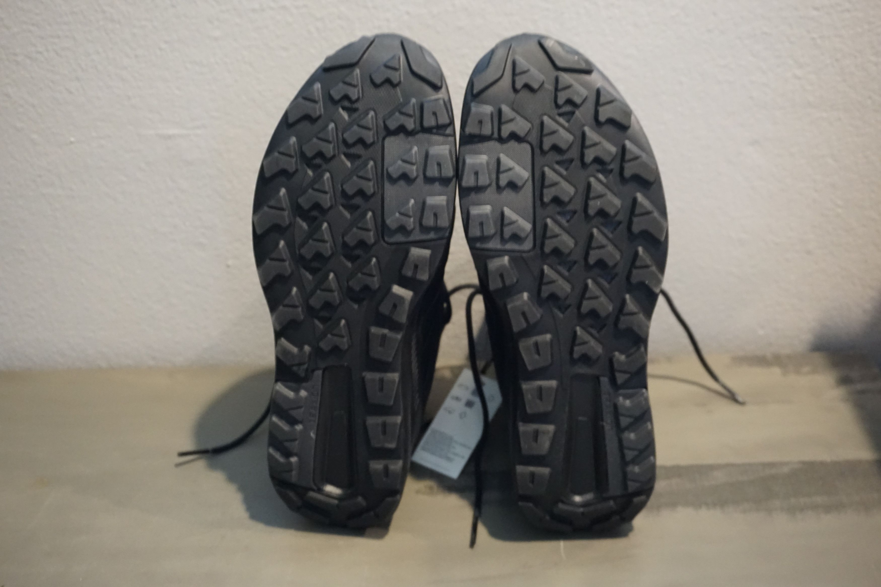 Adidas × Pharrell Trailmaker Mid GTX Size US 11.5 / EU 44-45 - 3 Thumbnail